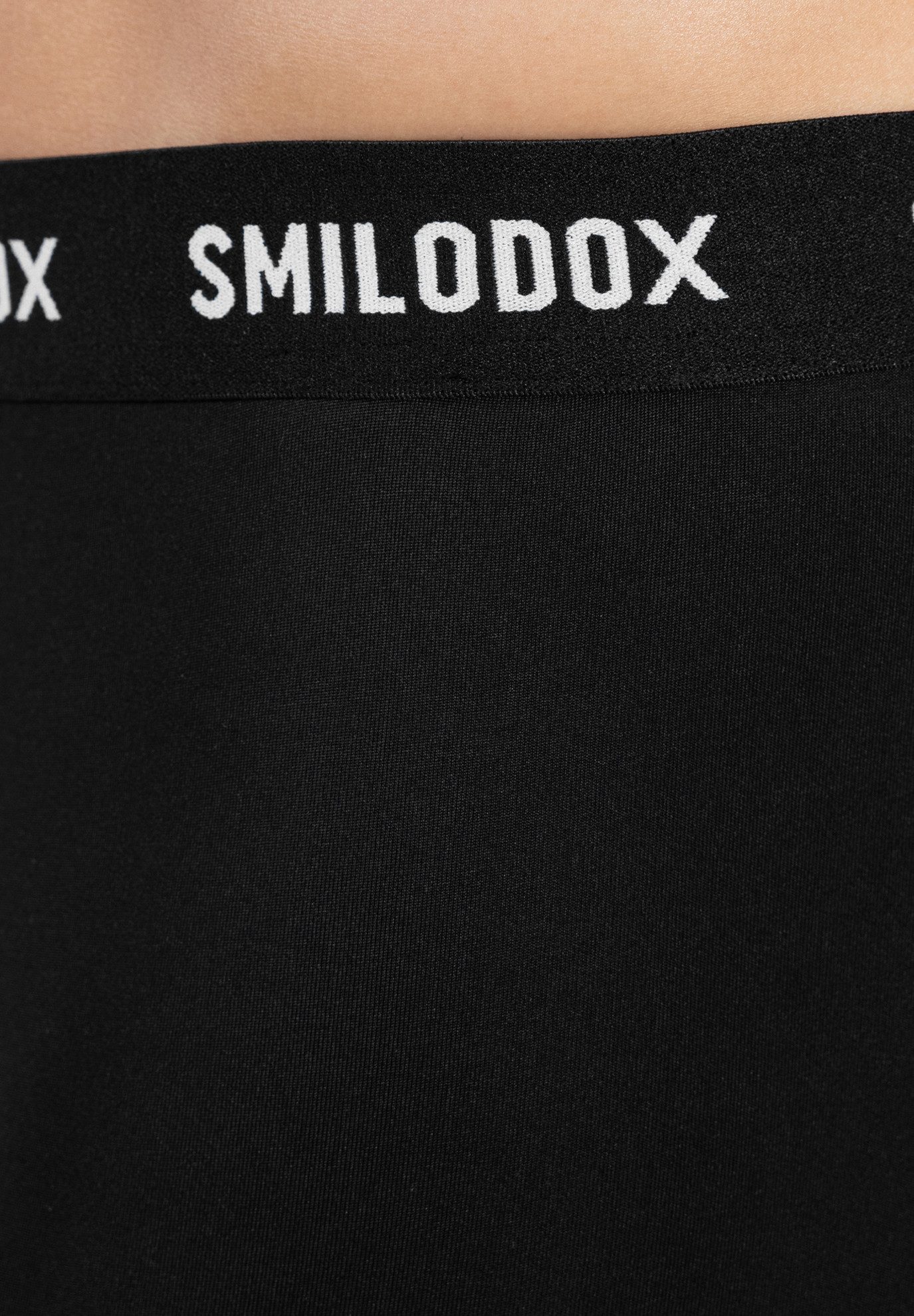 Smilodox Shorts Zeyn, enganliegende Base Layer Trainingsshorts mit mittlerem Bein Funktionsshorts glattes Material, elastischer Bund, Workout Gym Laufen