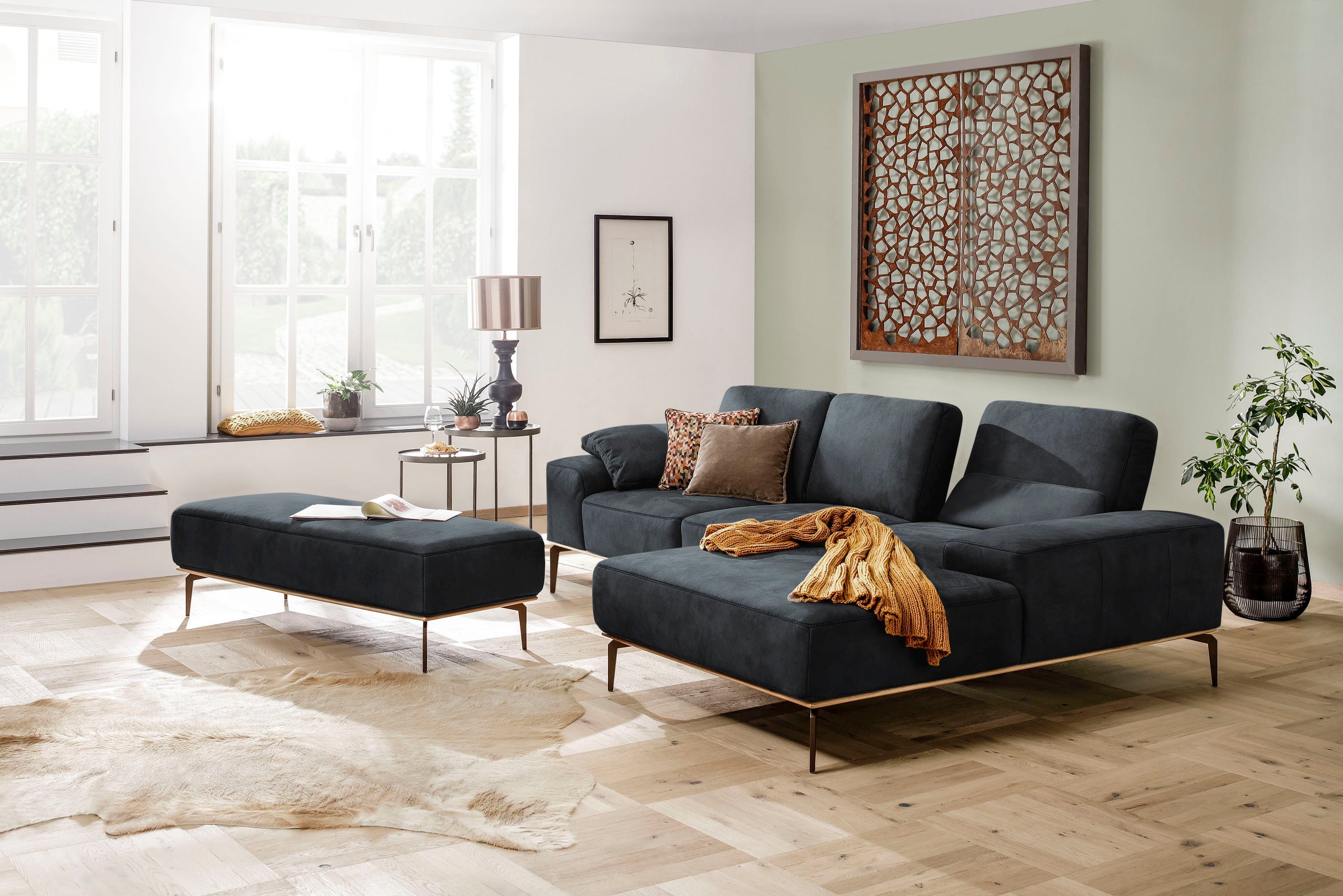 W.SCHILLIG Ecksofa run, Designsofa mit tollem Sitzkomfort, bequem, L-Form, mit Holzsockel, Füße in Bronze pulverbeschichtet, Breite 279 cm