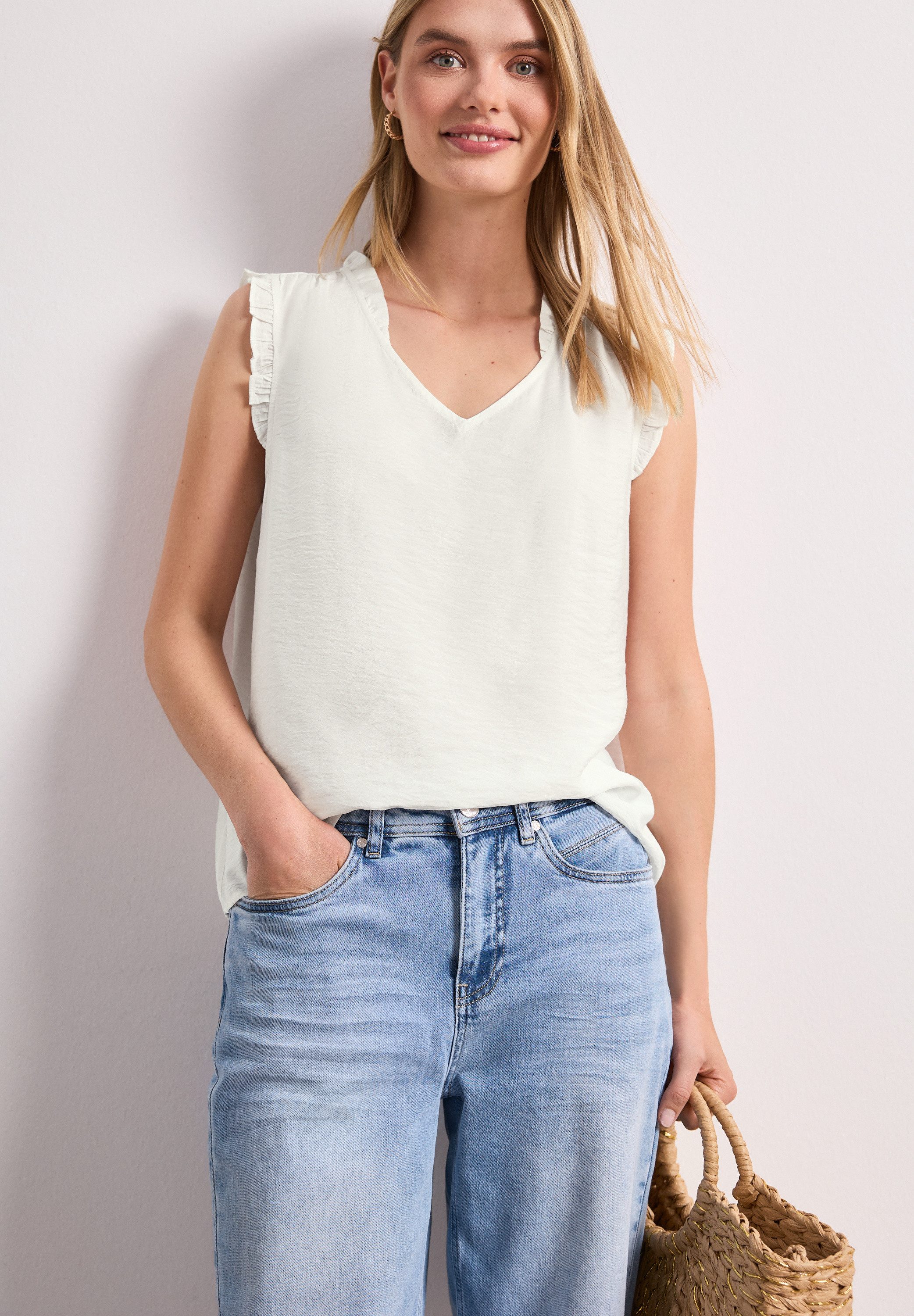 STREET ONE Rüschenbluse Sommertop mit V-Neck und Rüschen