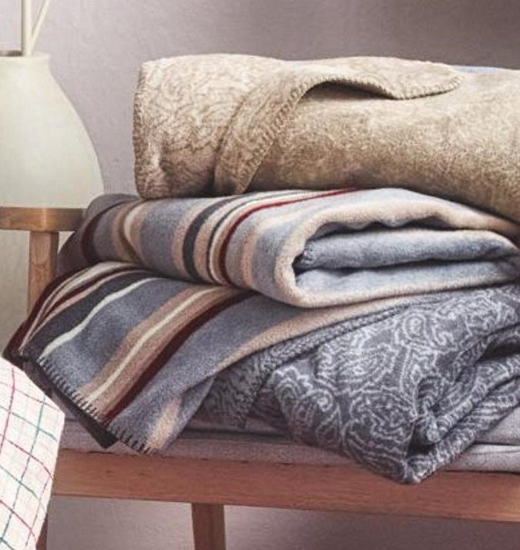 Wohndecke Wohndecke Plaid Kuscheldecke UNI + Streifen warm & weich, LIVING DREAMS, Kuscheldecke made in EUROPE Baumwollmischung