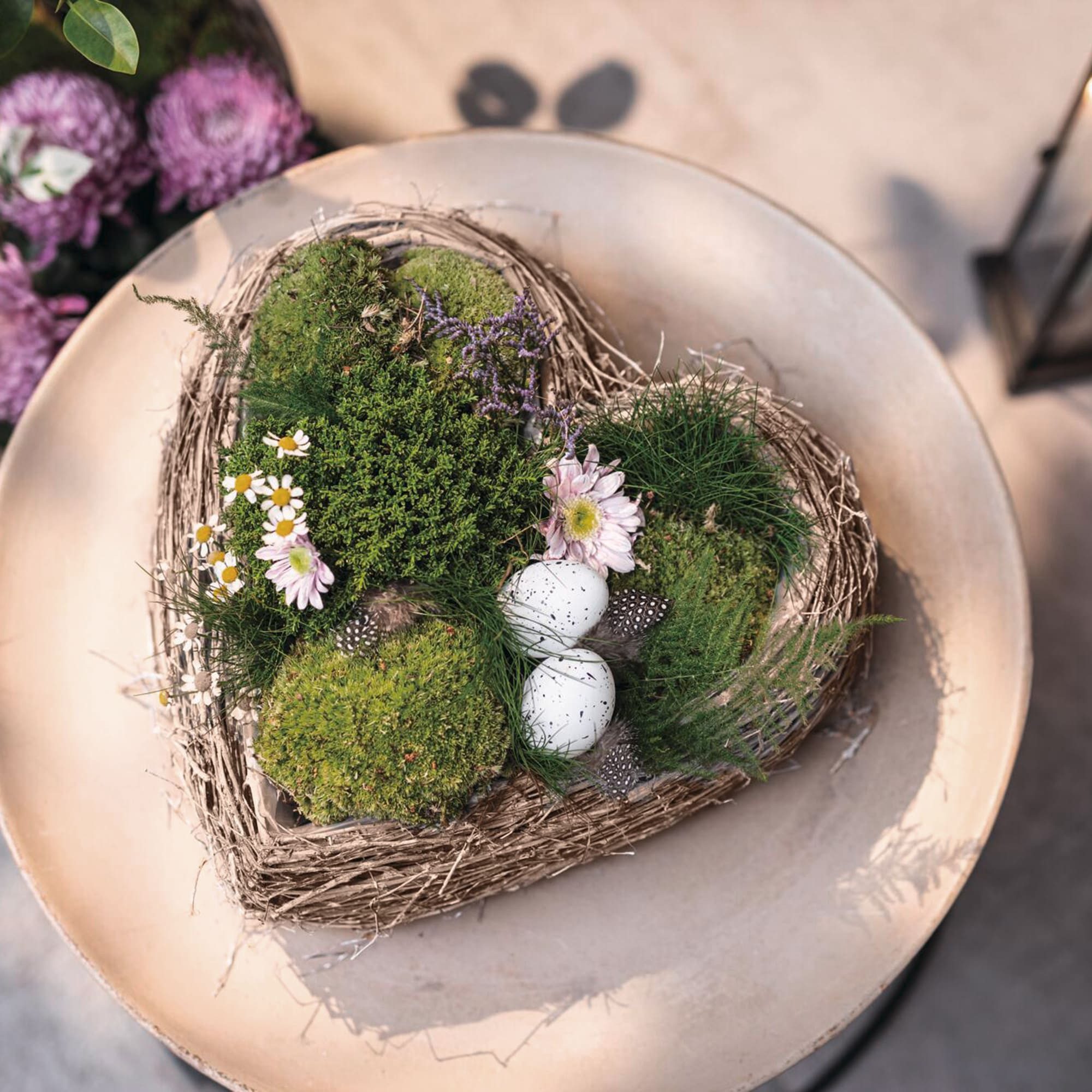 Dekoleidenschaft Pflanzschale "Herz" Weide & Reisig grau, Pflanzkorb Ø 35 cm, Blumenkorb, Pflanztopf, rustikales Pflanzgefäß in Herzform, Balkon & Gartendeko