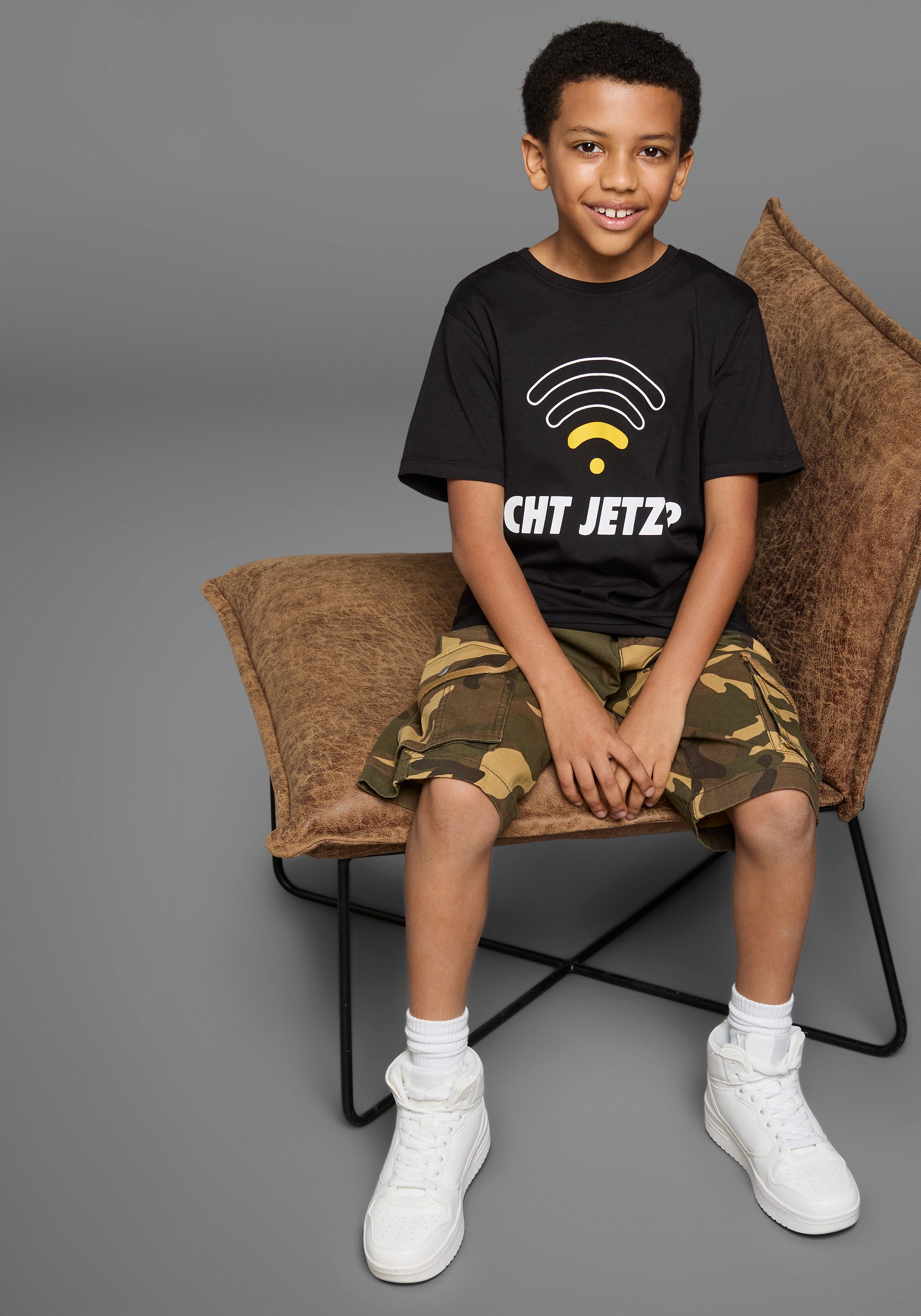 KIDSWORLD T-Shirt ECHT JETZT? Kurzarm, Basic-Passform, bedruckt, Rundhalsausschnitt – Bild 4 von 5