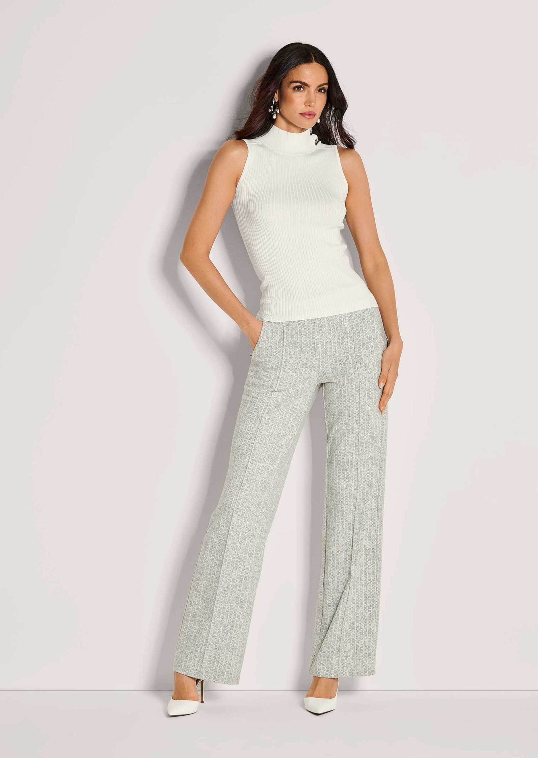 MADELEINE Strickpullover Elegantes Rippstricktop ohne Ärmel Strickpullunder mit Stehkragen und Zierspangen