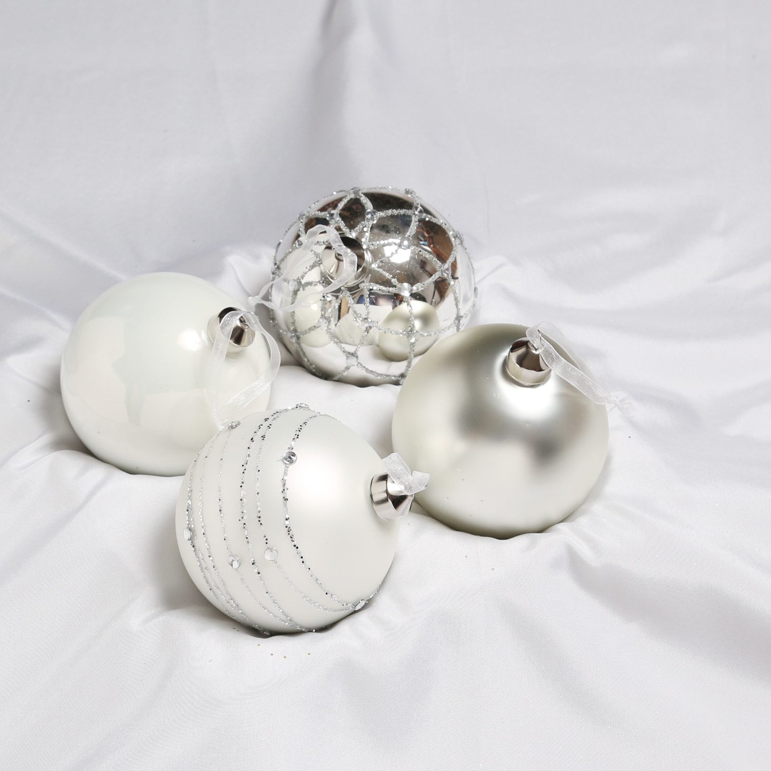 MARELIDA Weihnachtsbaumkugel Christbaumkugel Weihnachtskugel Glas D: 10cm silber weiß 4er Set (4 St)