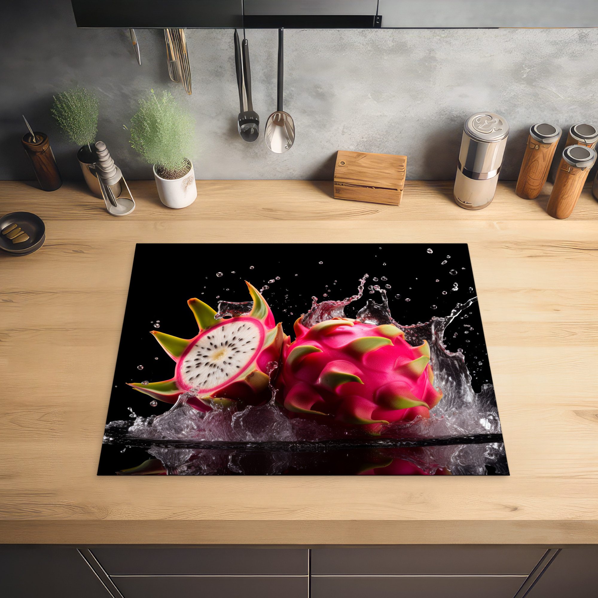 MuchoWow Herd-Abdeckplatte Drachenfrucht - Schwarz - Wasser - Frucht - Frucht, Vinyl, (1 tlg), Herdabdeckplatten für Ceranfeld, Induktionsschutz, 65x55 cm
