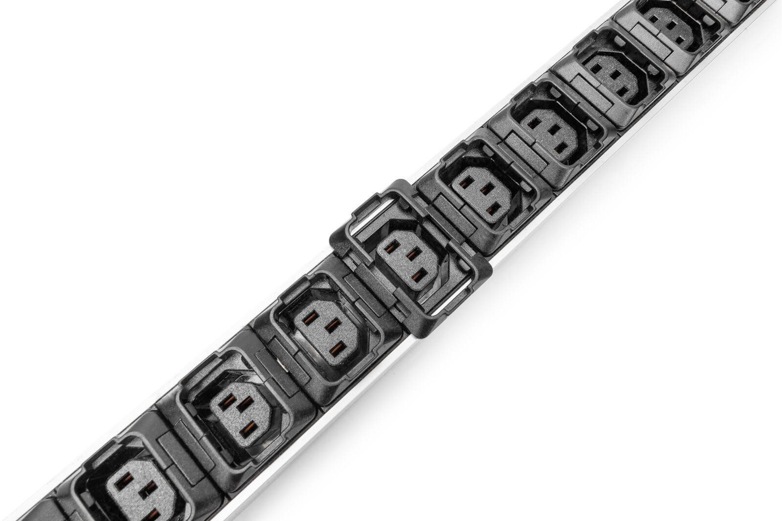 Digitus Netzwerkschrank Basis IT PDU, 1-phasig 16A, 24 x C13, 3 x C19, 3 m