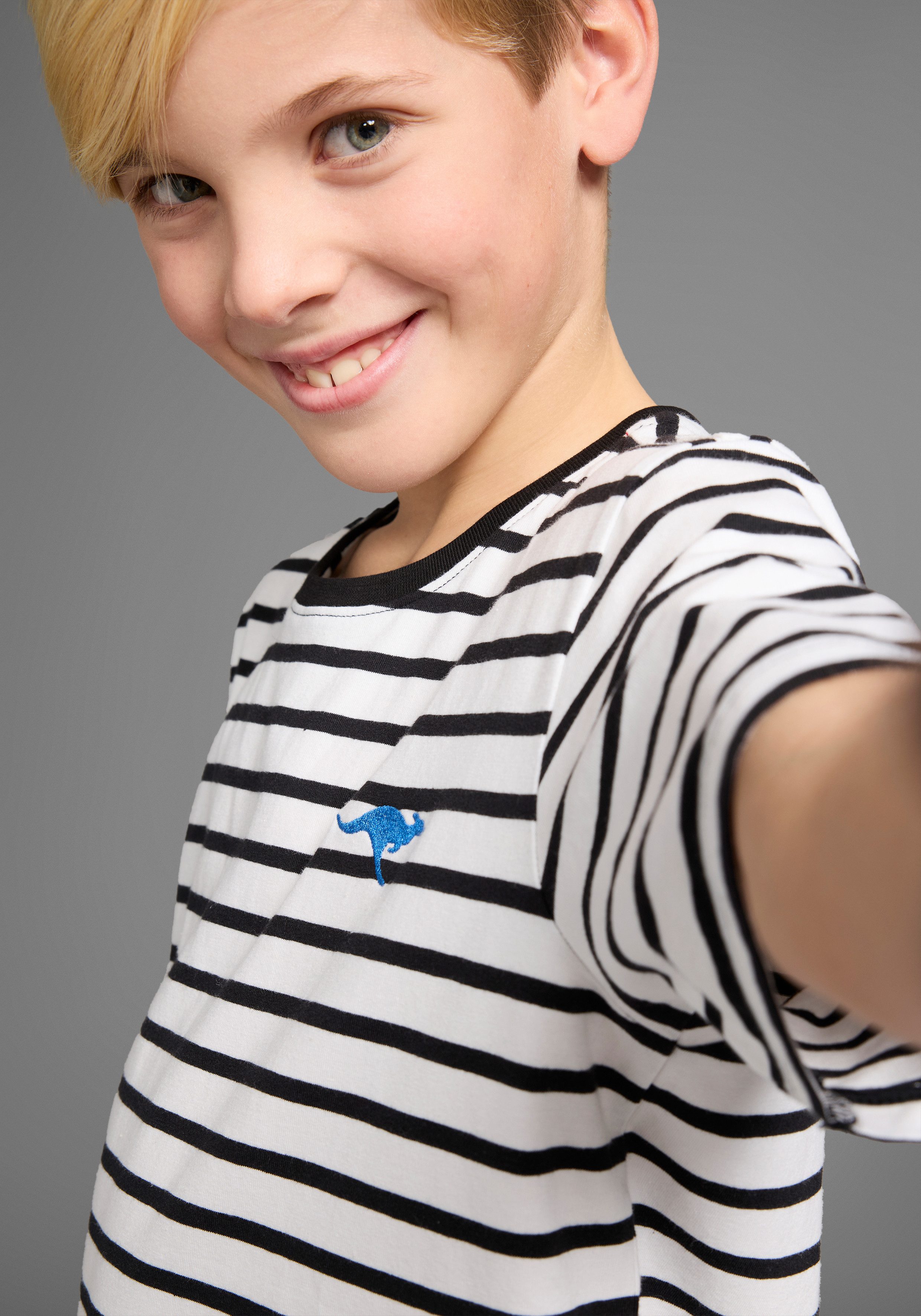 KangaROOS T-Shirt Ringelshirt mit kleiner Stickerei, garngefärbter Ringel. Reduzierter Preis € 8,93. Unverbindliche Preisempfehlung € 16,99