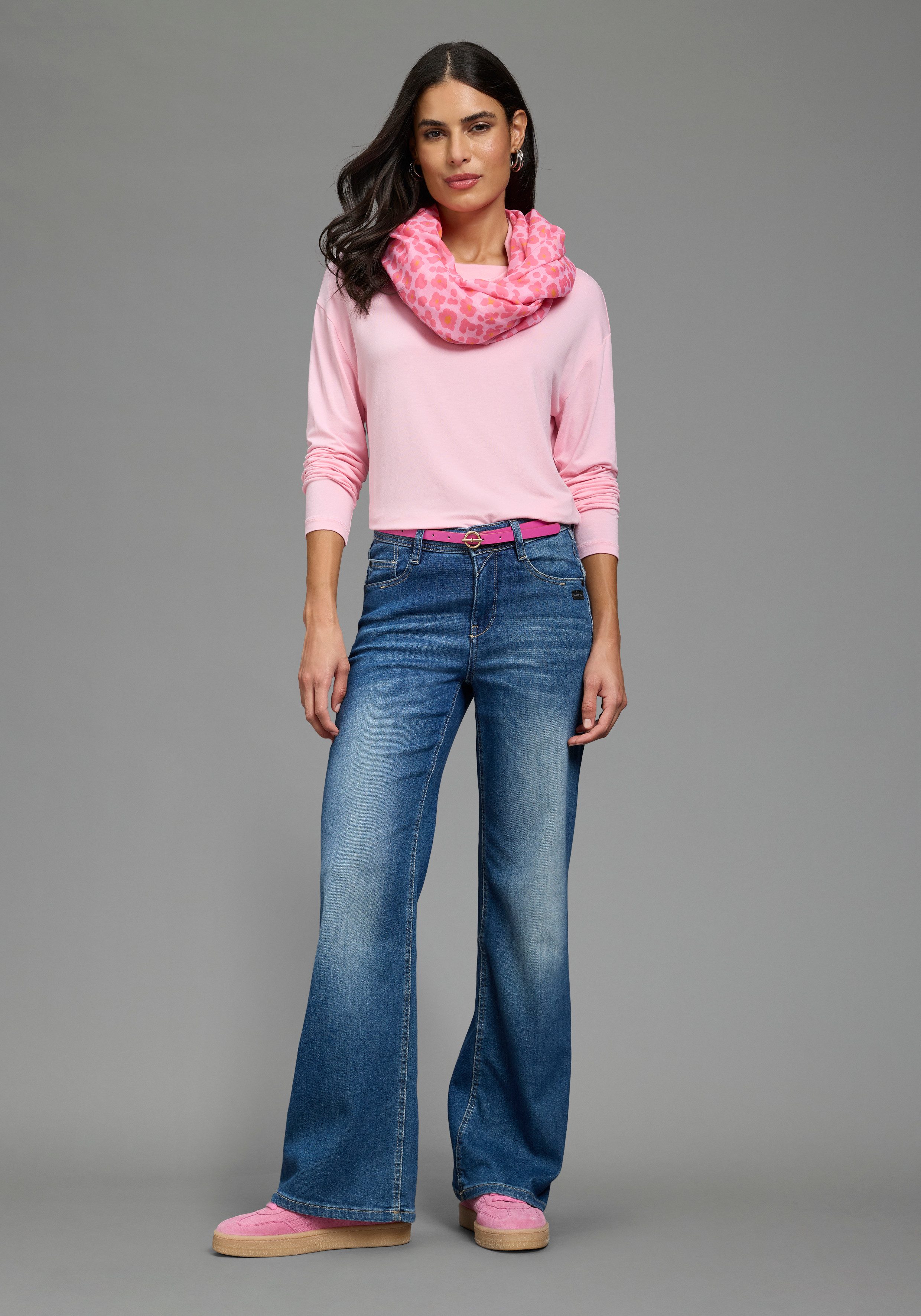 Zum Outfit 12
