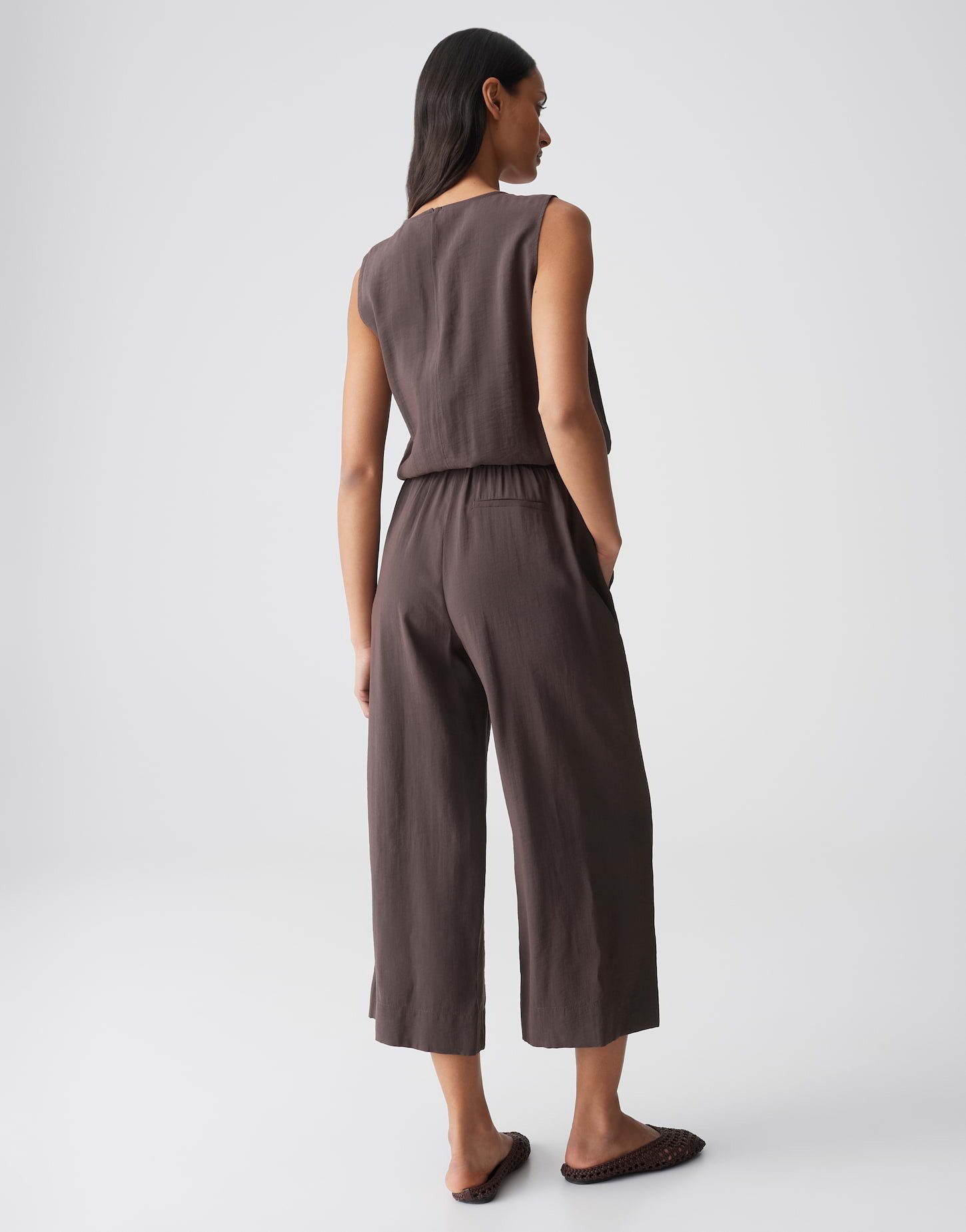 OPUS Jumpsuit Mellao aus glatter Webware mit mattem Glanz Der Wickeleffekt setzt einen modernen Akzent