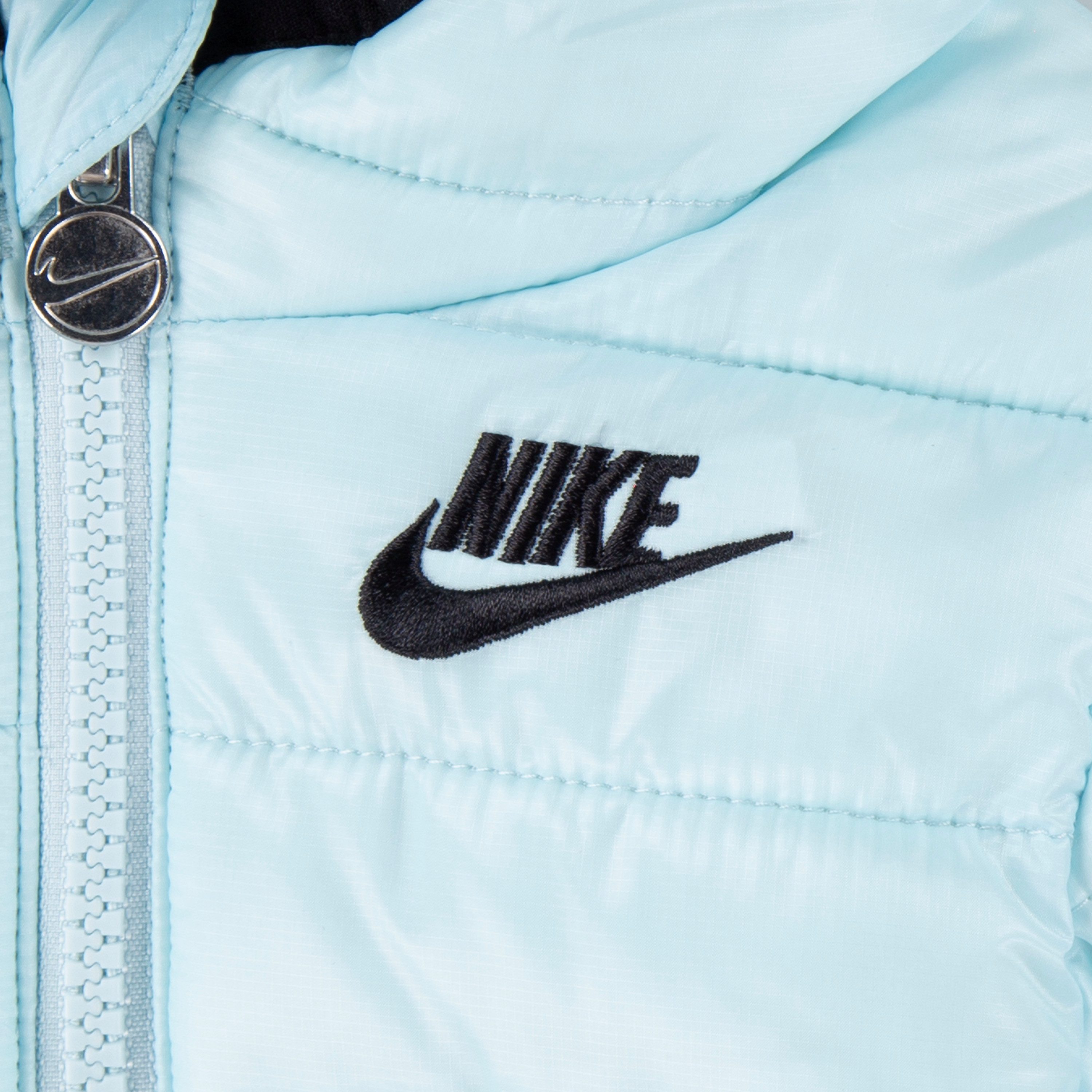 Nike Sportswear Schneeoverall NKN NIKE SOLID BABY SNOWSUIT für Outdoor-Aktivitäten, aus robustem, weichem Material