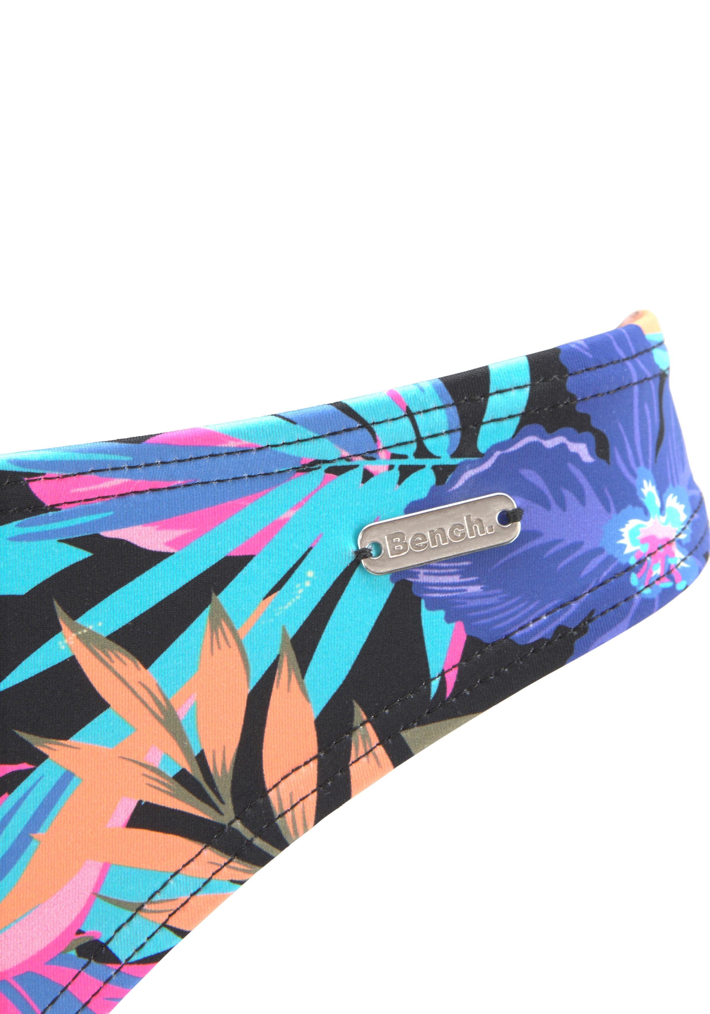 Bench. Bikini-Hose Pitch in klassischer Schnittform