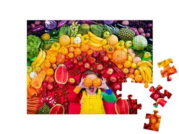 puzzleYOU Puzzle Mädchen mit einer Vielzahl von Obst und Gemüse, 48 Puzzleteile, puzzleYOU-Kollektionen Obst, Essen und Trinken