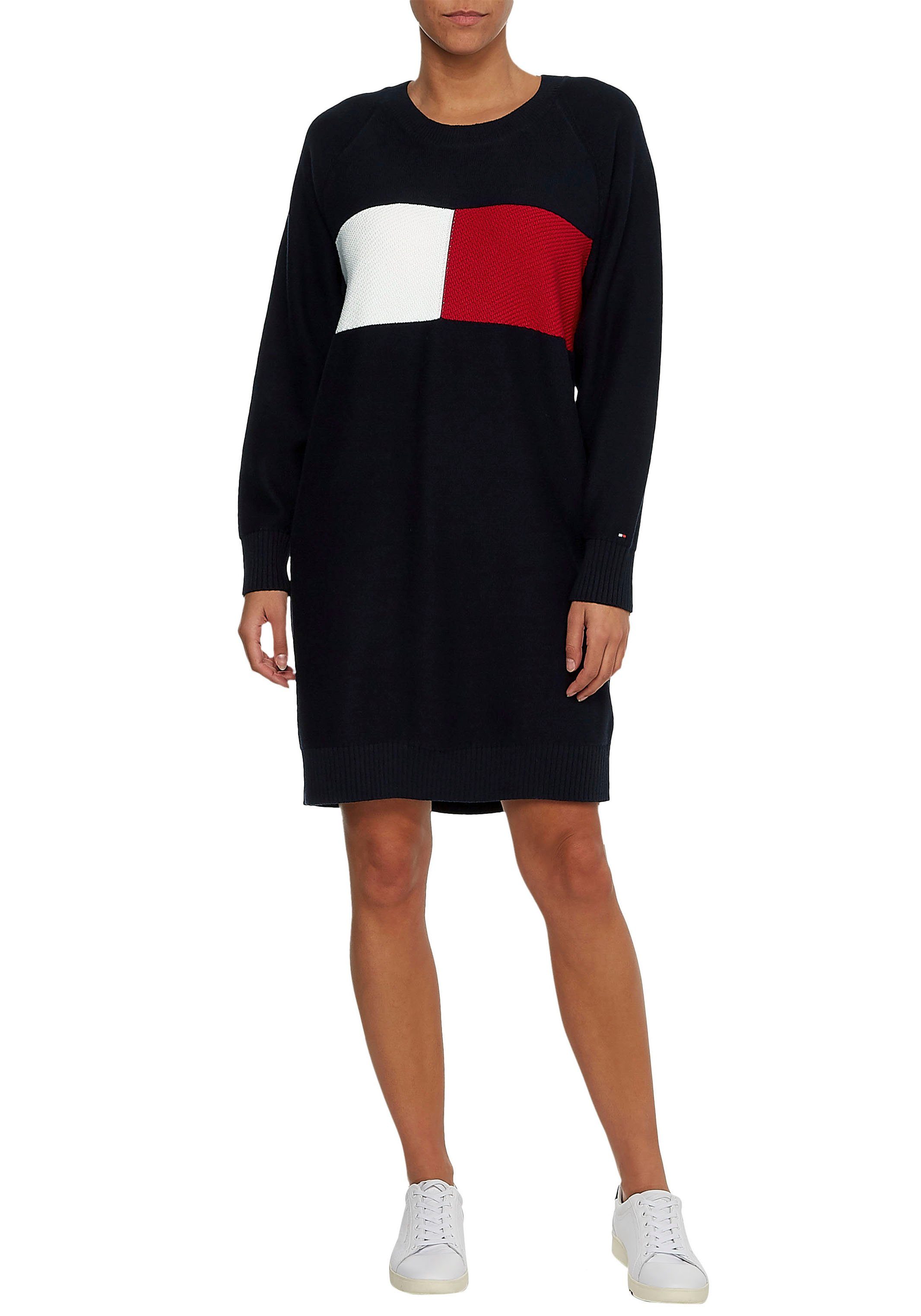 Tommy Hilfiger Jerseykleid »ORG CO FLAG REG C-NK KNEE DRESS« mit großem Tommy  Hilfiger Logo auf der Brust online kaufen | OTTO