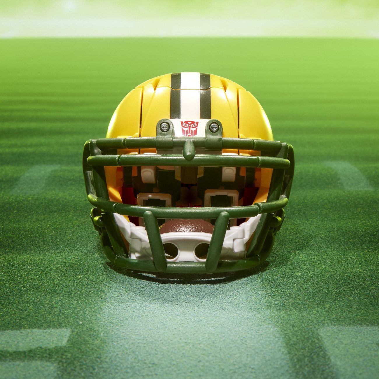 Hasbro Actionfigur Transformers x NFL Actionfigur Green Bay Packers: Tundra Prime 14 cm