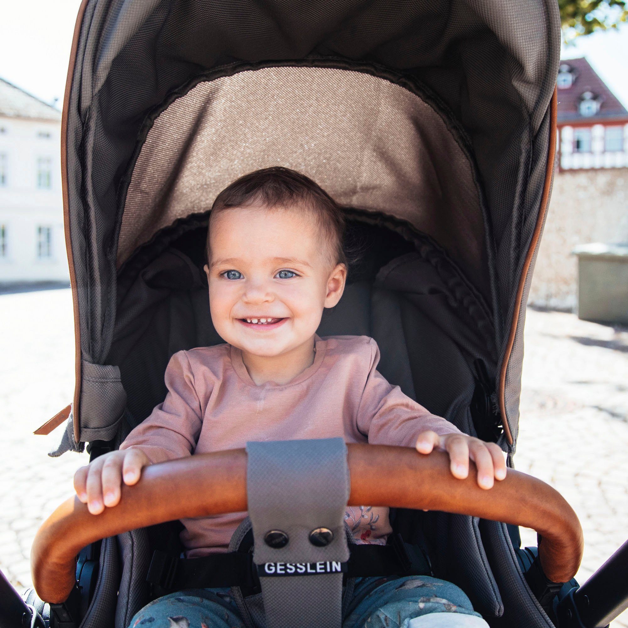 Gesslein Kombi-Kinderwagen FX4 mit und Soft+ Babywanne C3 taube/cognac, mit Aufsatz Babyschalenadapter Style