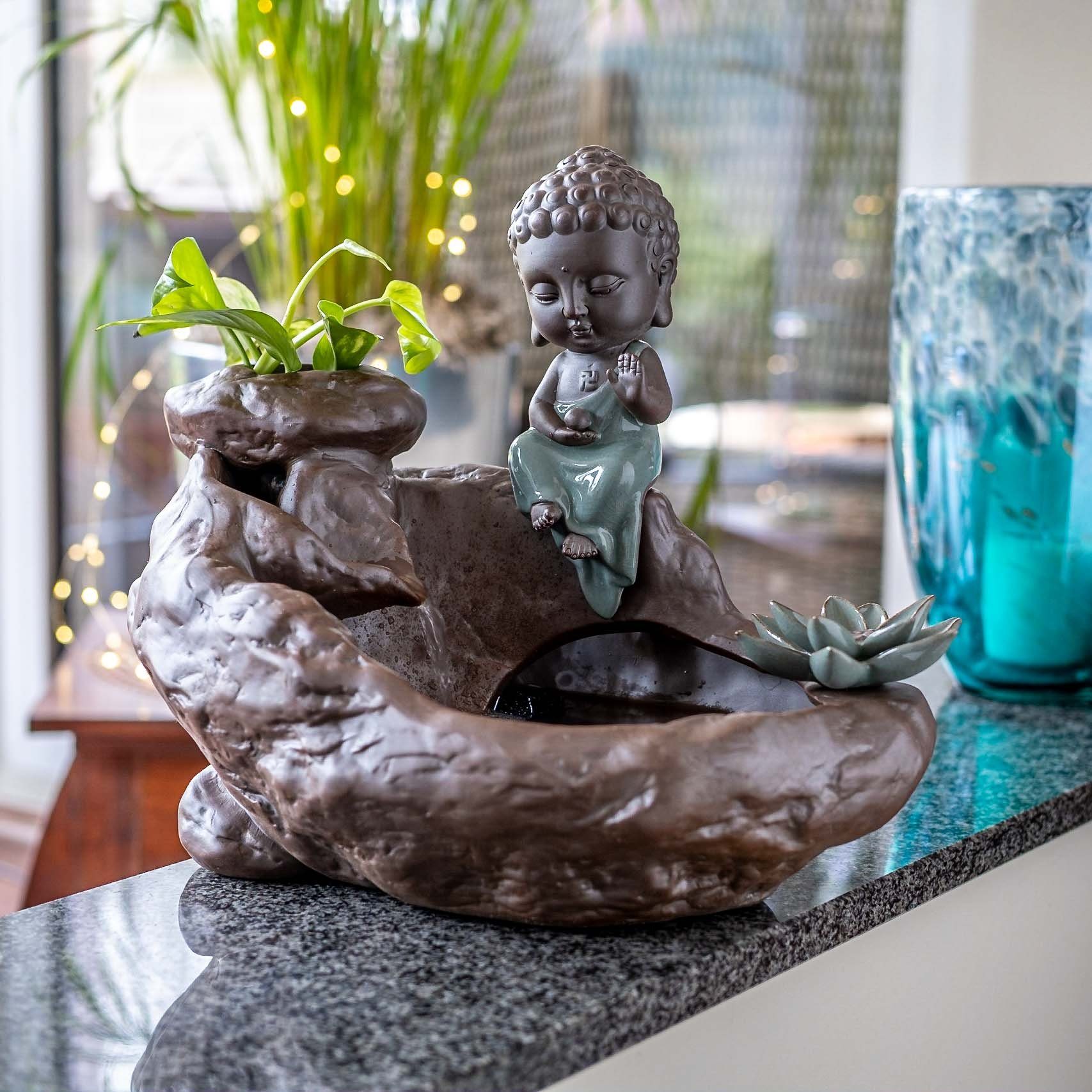 IDYL Zimmerbrunnen Keramik Zimmerbrunnen IDYL mit Buddha-Figur aus