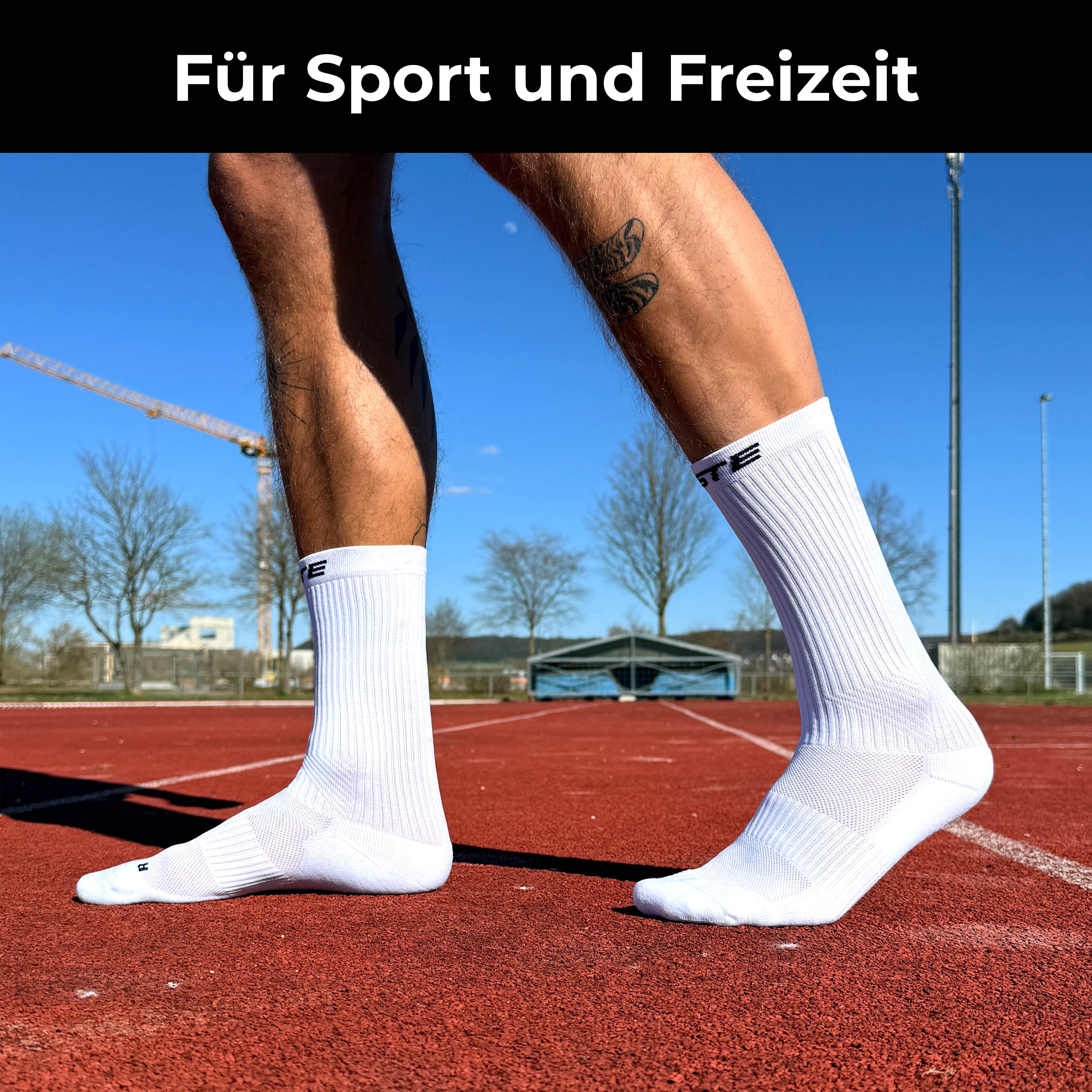 PASTE® Sportsocken & Fußballsocken (3 Paar) Gr. 39-47 für Herren & Damen (atmungsaktiv) (Set, Schwarz / Weiß) Anti-Rutsch Sport Socken für Erwachsene & Jugendliche Made in Italy