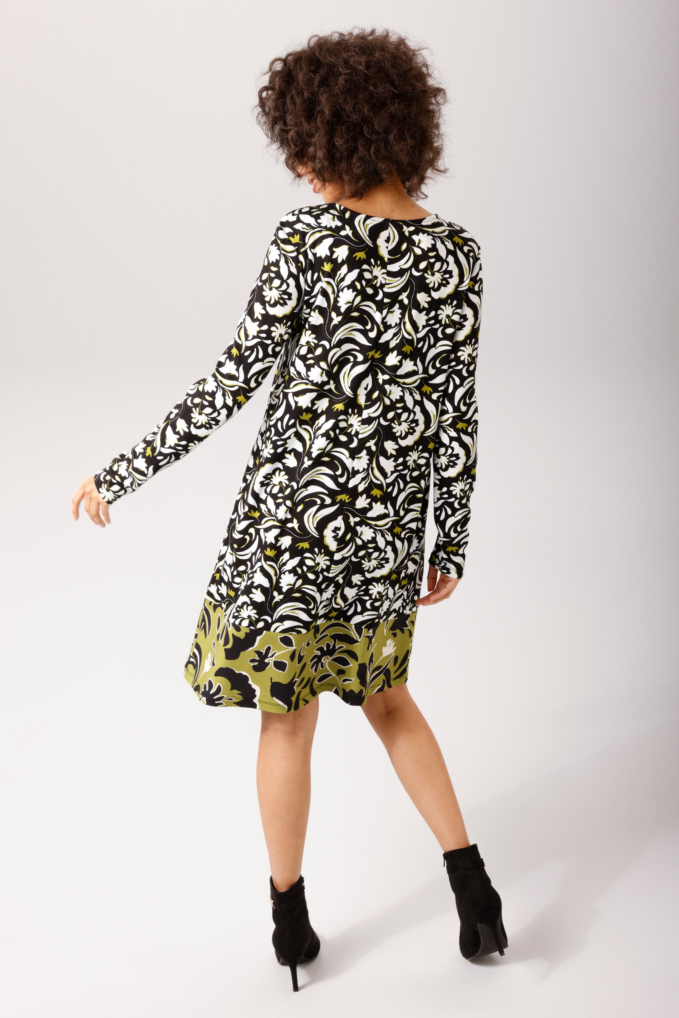 Aniston CASUAL A-Linien-Kleid mit grafischen Blumendruck - NEUE KOLLEKTION