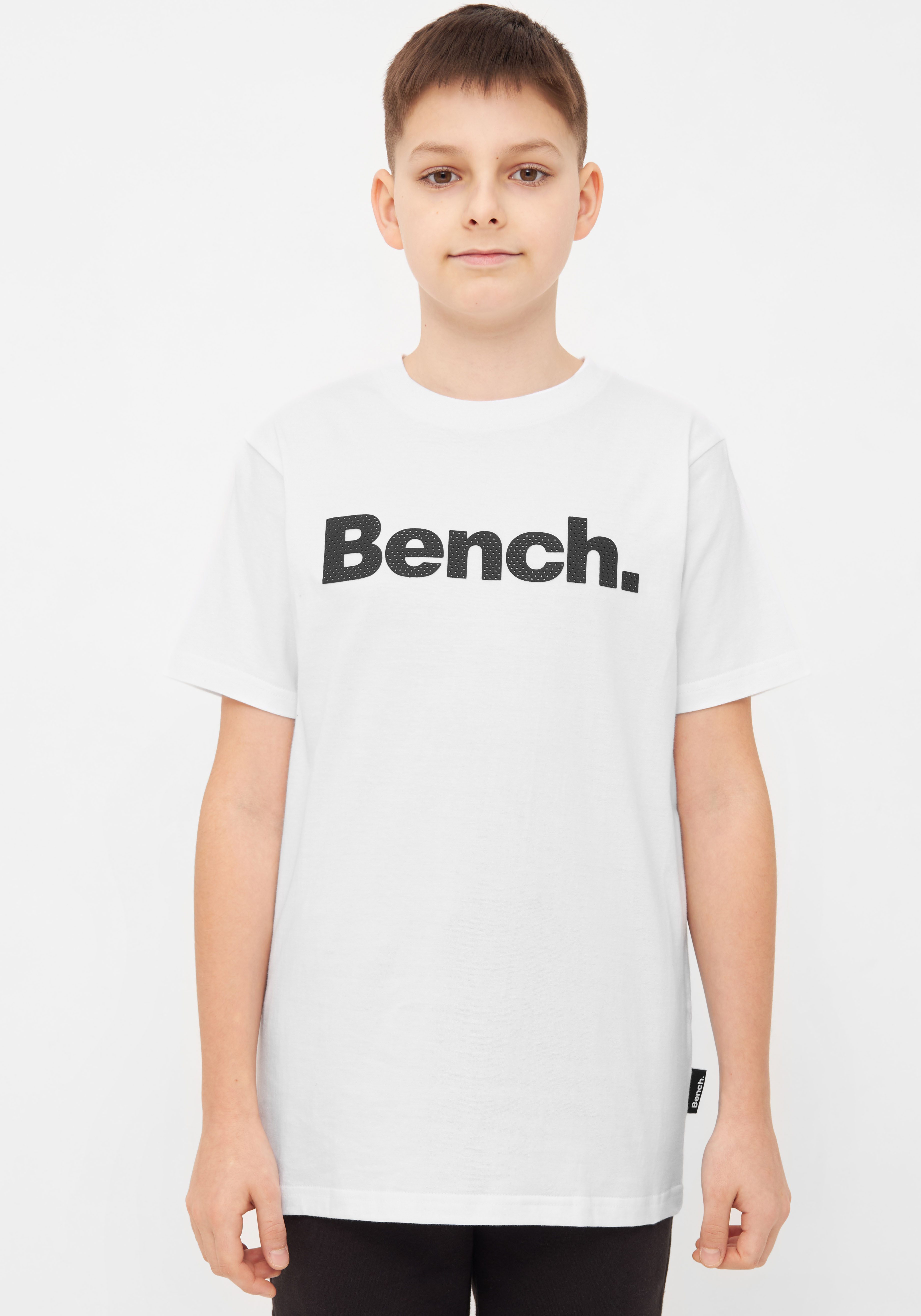 Bench. T-Shirt T-Shirt LEANDRO B