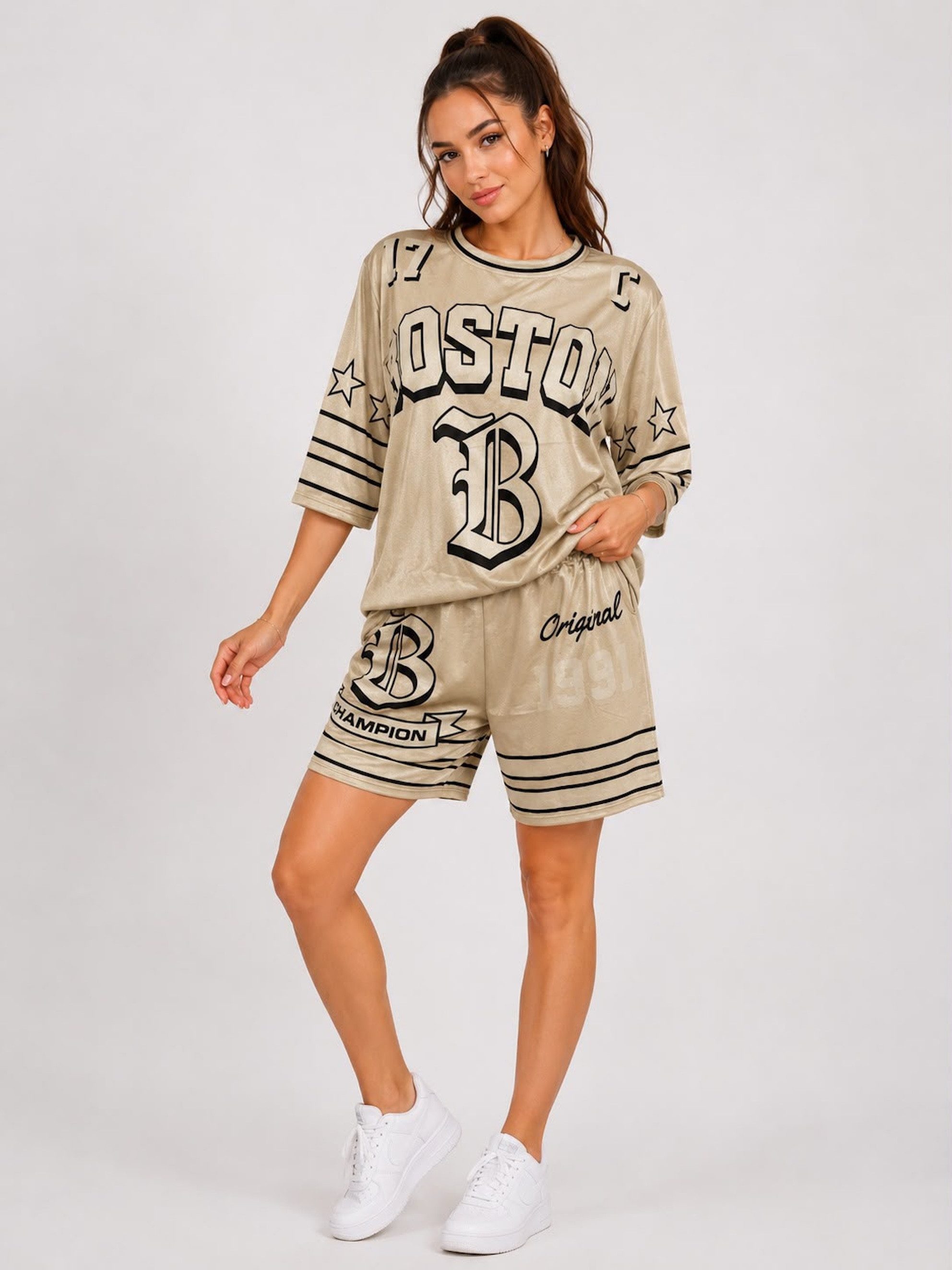 Worldclassca T-Shirt & Shorts Worldclassca 2tlg Oversize SET Shirt + Shorts Jogginganzug Bosten 17 Neue Kollektion - Stilvolle und gemütliche Streetwear Mode für Damen