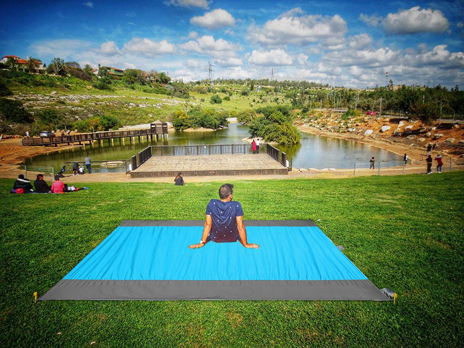 Picknickdecke Stranddecke 210 x 200 cm, Ultraleicht Verschleißfest Nylon Strandtuch, EXTSUD, Wasserdicht und sandabweisend strandmatte mit 4 Befestigung Ecken