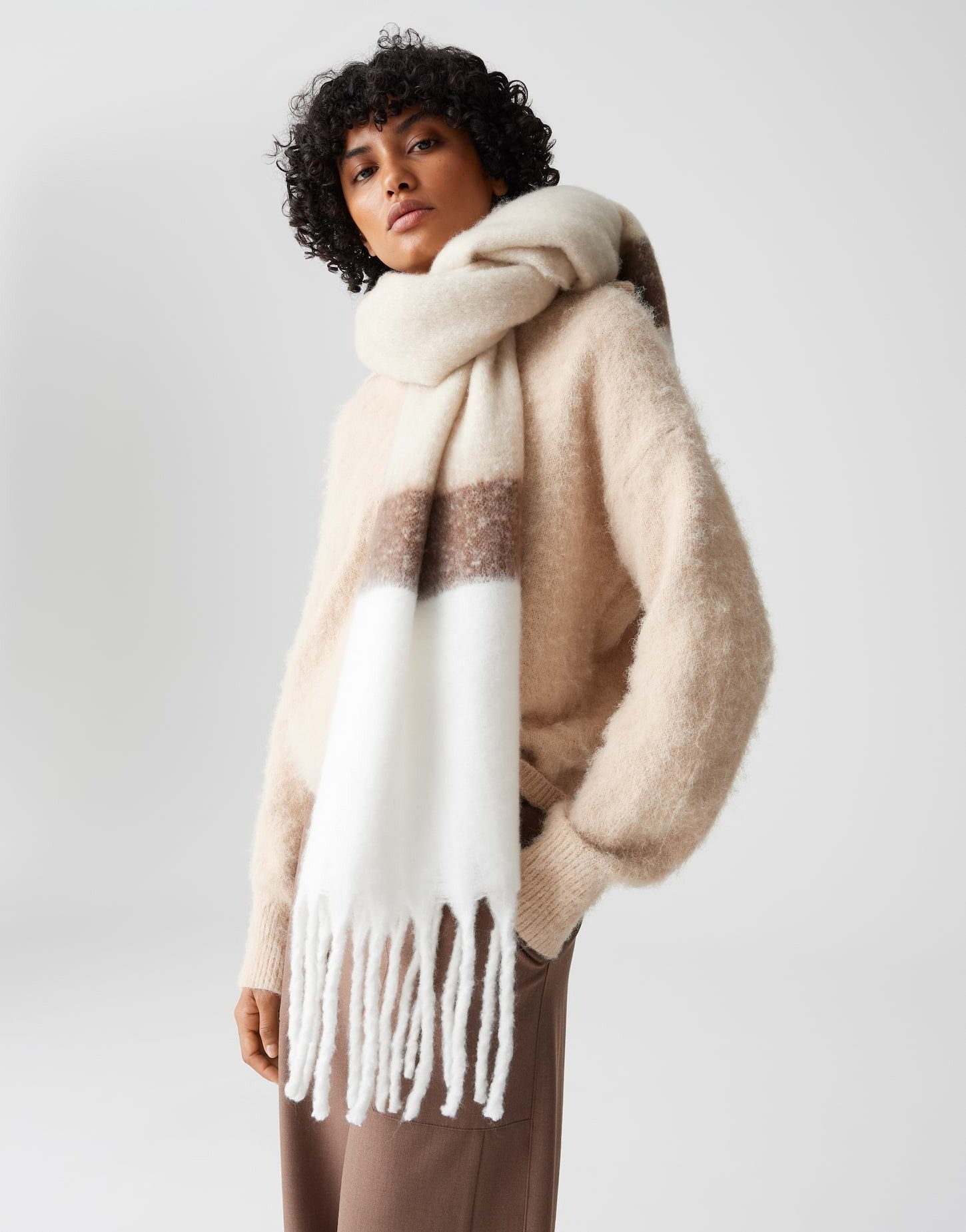 OPUS Schal ALLANIS gebrushter Schal mit Fransen, one size, extrem weicher Griff, gebürstete Oberfläche