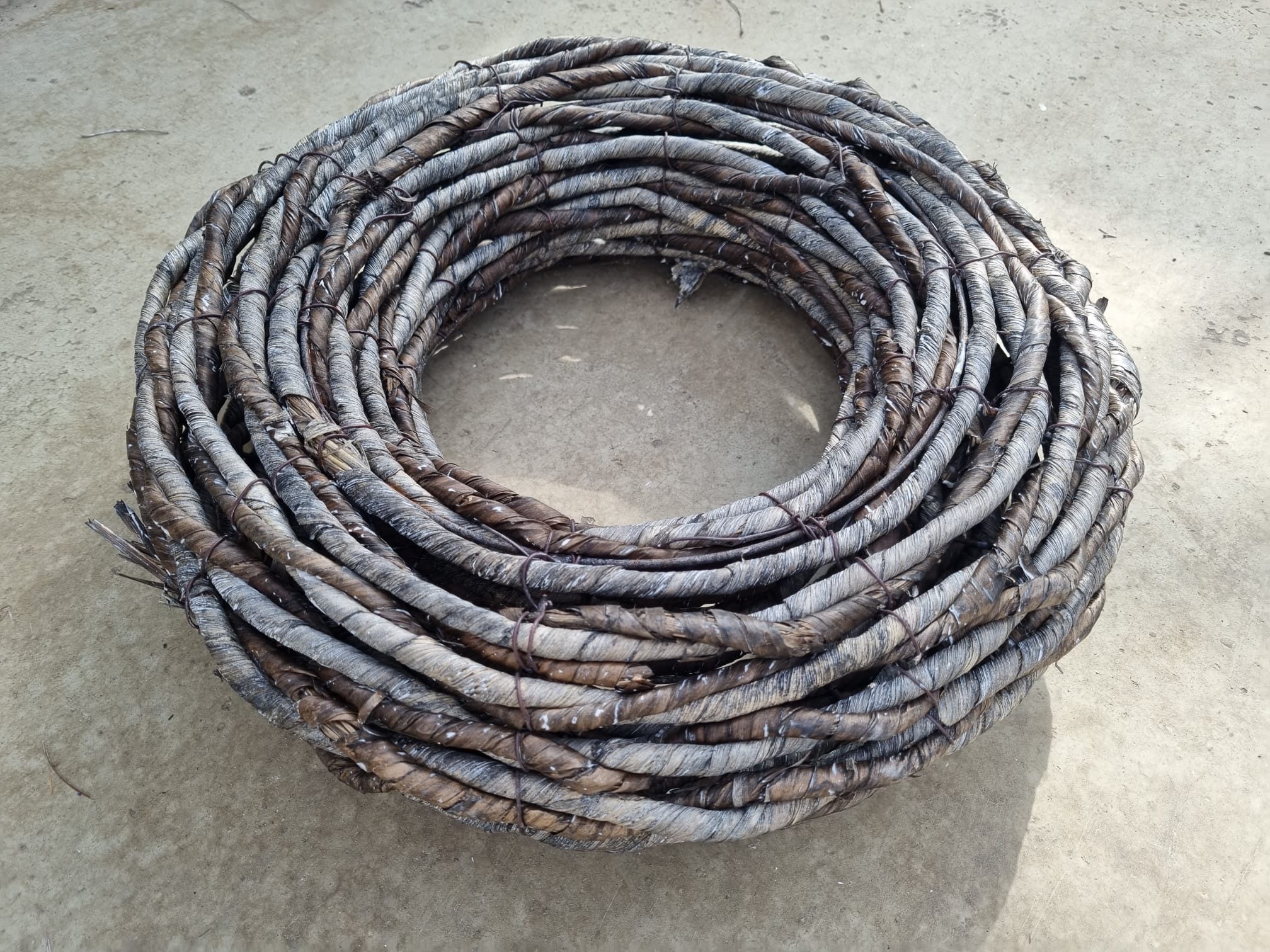 Decostar Dekokranz Wunderschöner Naturkranz Deko Kranz Rinde 40 cm graubraun