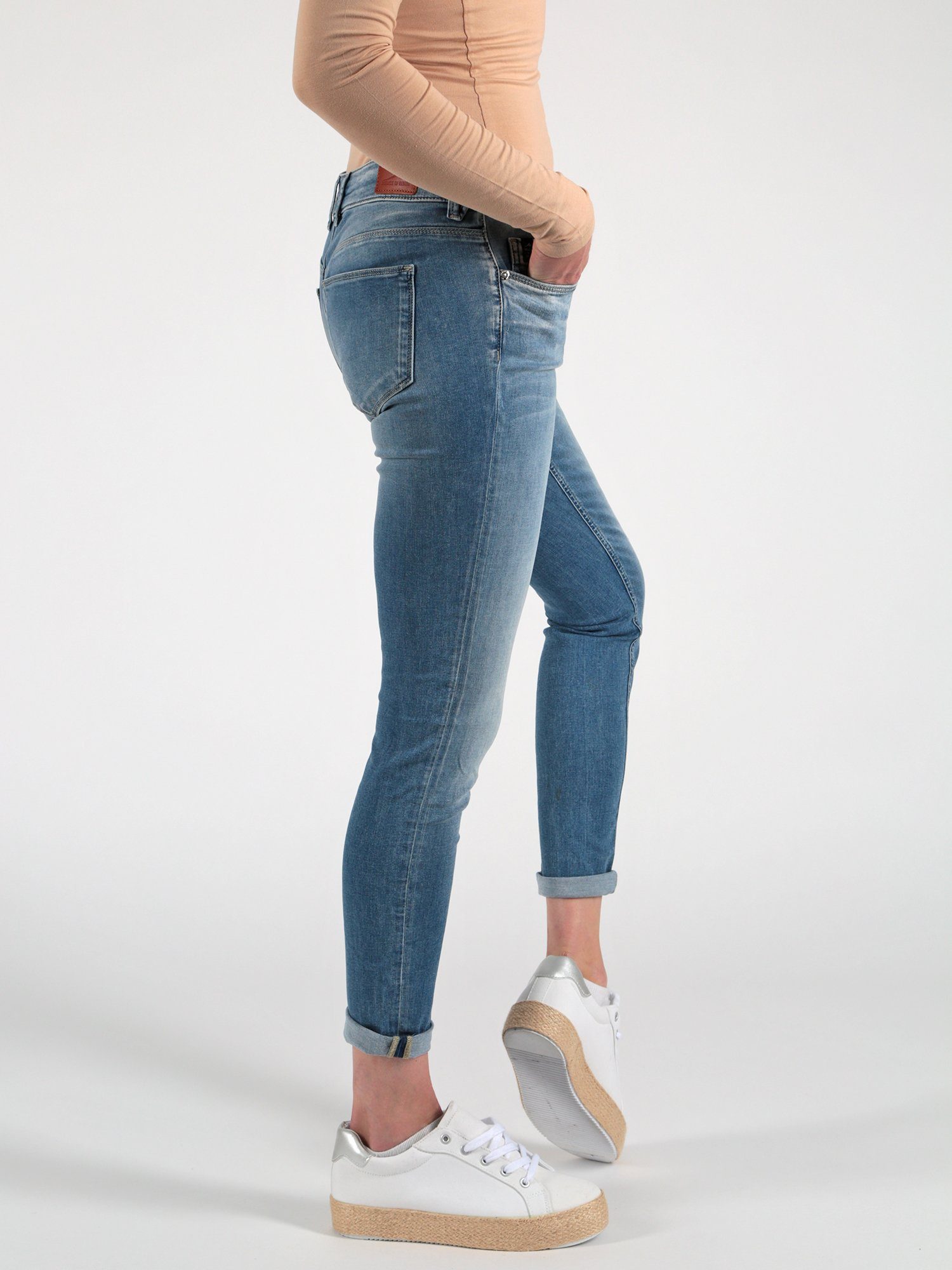 im Skinny-fit-Jeans 5-Pocket-Design Blue Miracle Sina Georgia Denim of