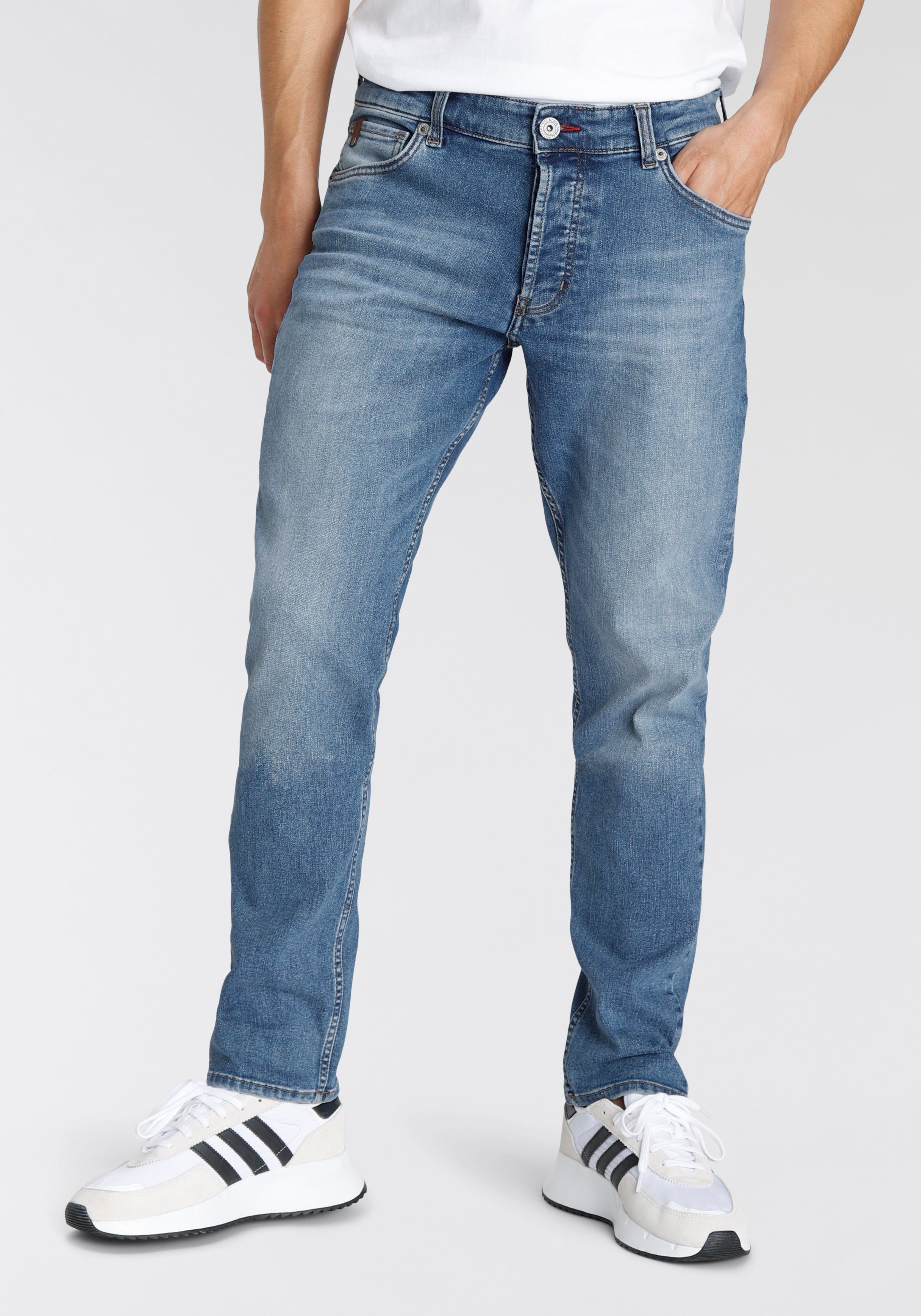 Bruno Banani Comfort-fit-Jeans Floyd gerade Beinform, mit Eingrifftaschen, niedrige Leibhöhe