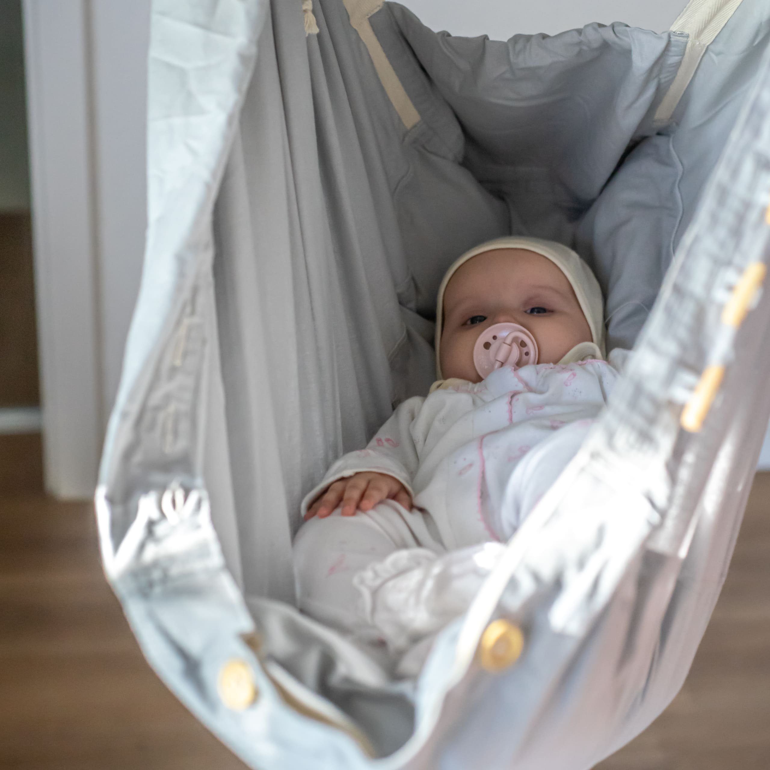 Stubenbett Federwiege Bio Grey mit Tipi Weiß