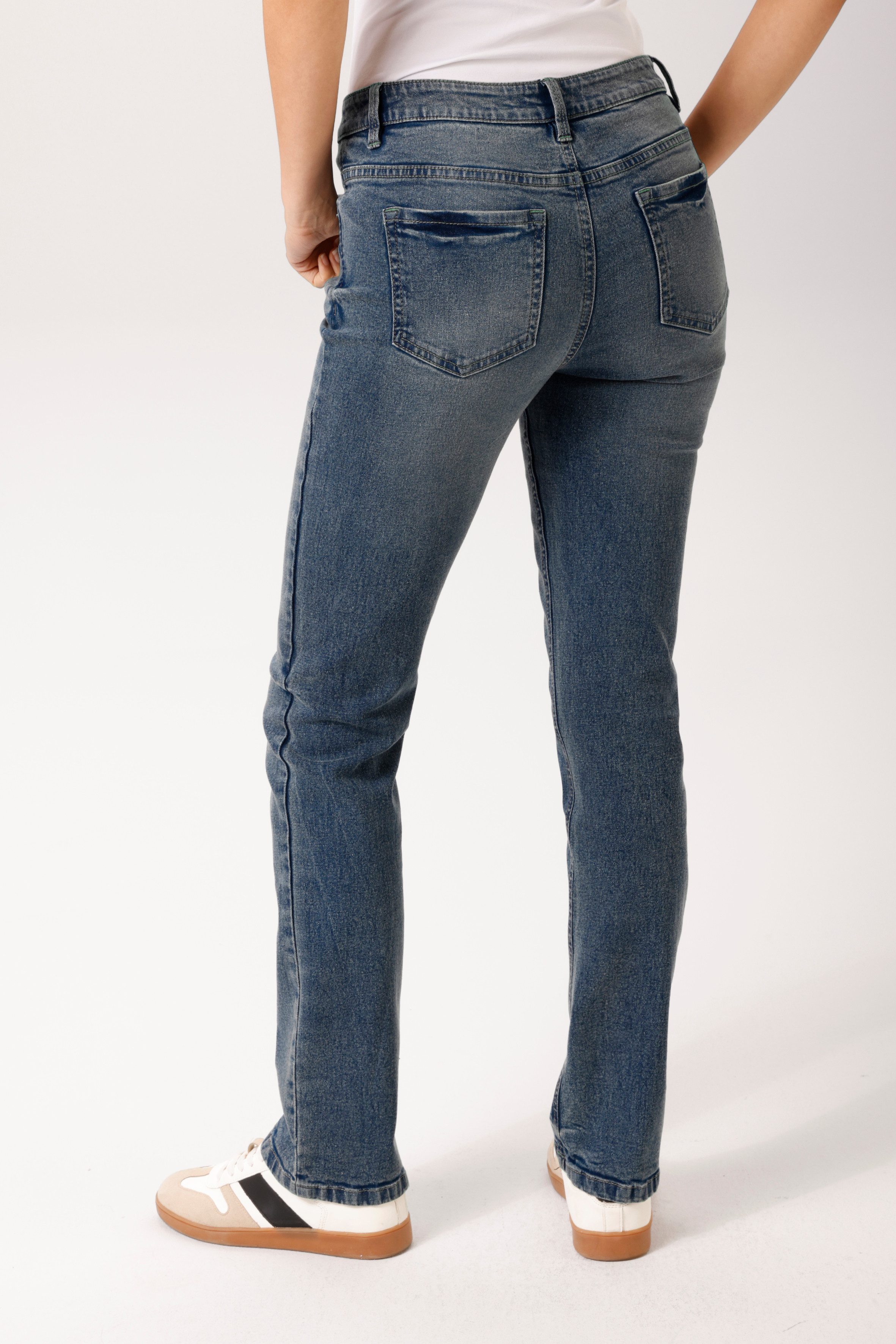 Aniston CASUAL 5-Pocket-Jeans in dezenter Bootcut-Form - NEUE KOLLEKTION – Bild 2 von 5