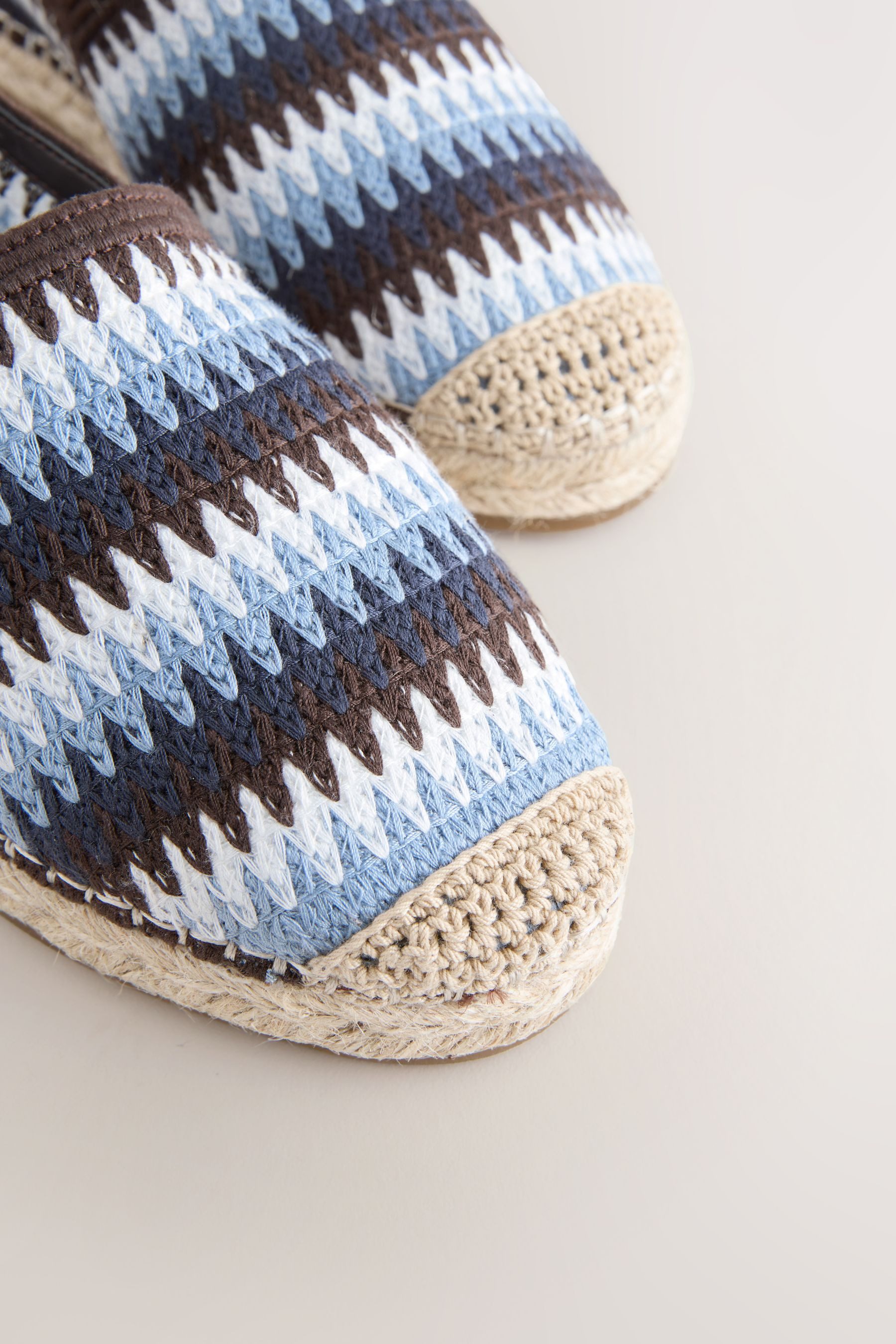 Next Forever Comfort® Hochgezogene, flache Espadrilles Espadrille (1-tlg)