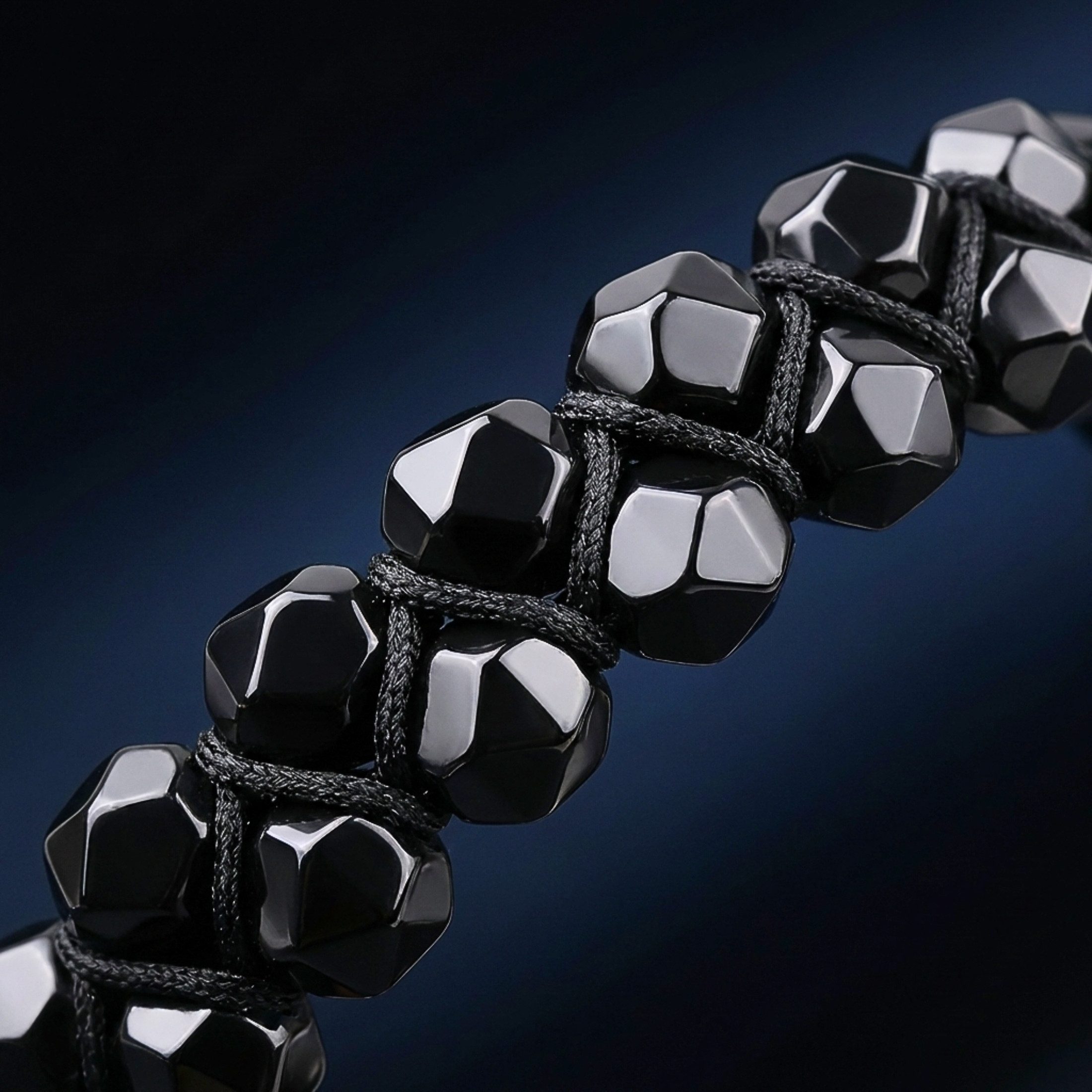 UNIQAL.de Perlenarmband Naturstein Turmalin facettiert (Unisex-Armband mit verstellbarer Makramé-Schließe, Echte Steinperlen, präzise geschliffen, handgefertigt), Verkauf & Versand durch deutschen Händler