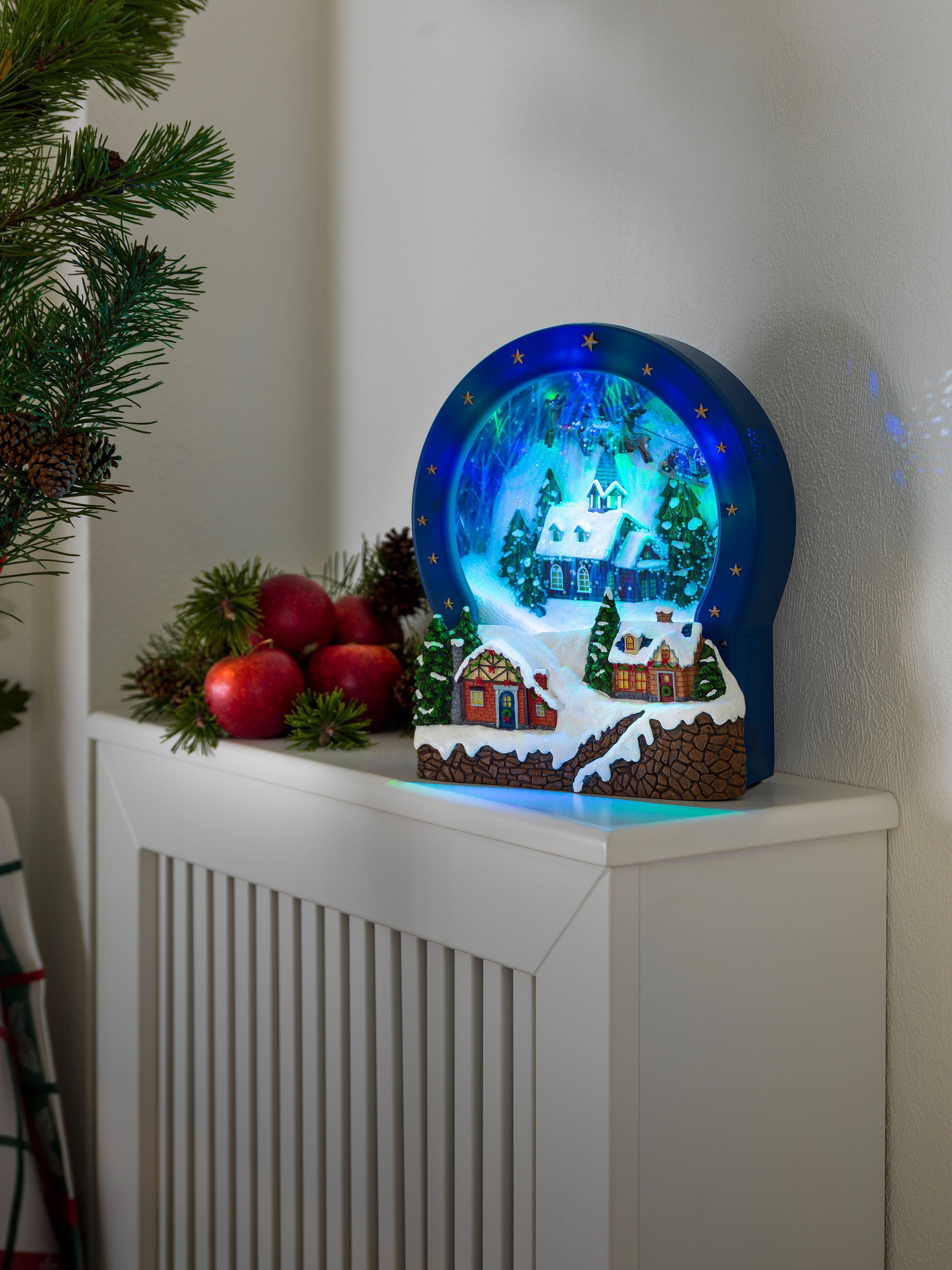 KONSTSMIDE LED Dekolicht Weihnachtsdeko, LED fest integriert, Warmweiß,  Szenerie Dorf, Glas, mit Animation + 8 klassischen Weihnachtsliedern | Weihnachtsdörfer