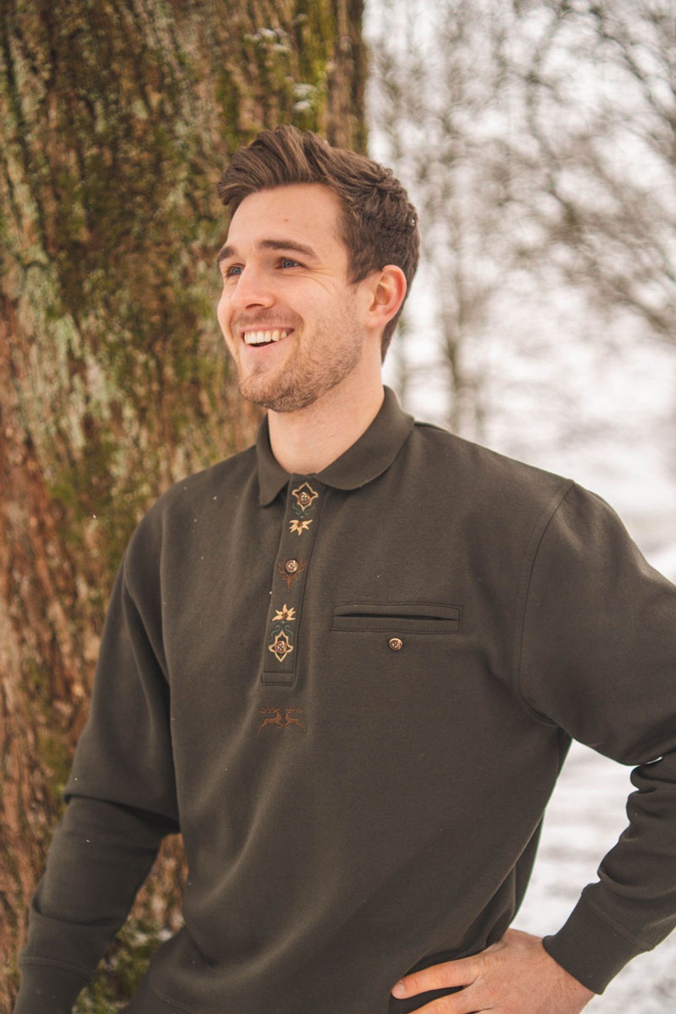 OS-Trachten Sweatshirt der mit Shuro Liegekragen Knopfleiste Jagdsweatshirt auf und Stickereien