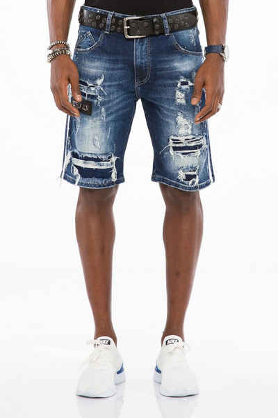 Cipo & Baxx Shorts im modischen Destroyed-Look