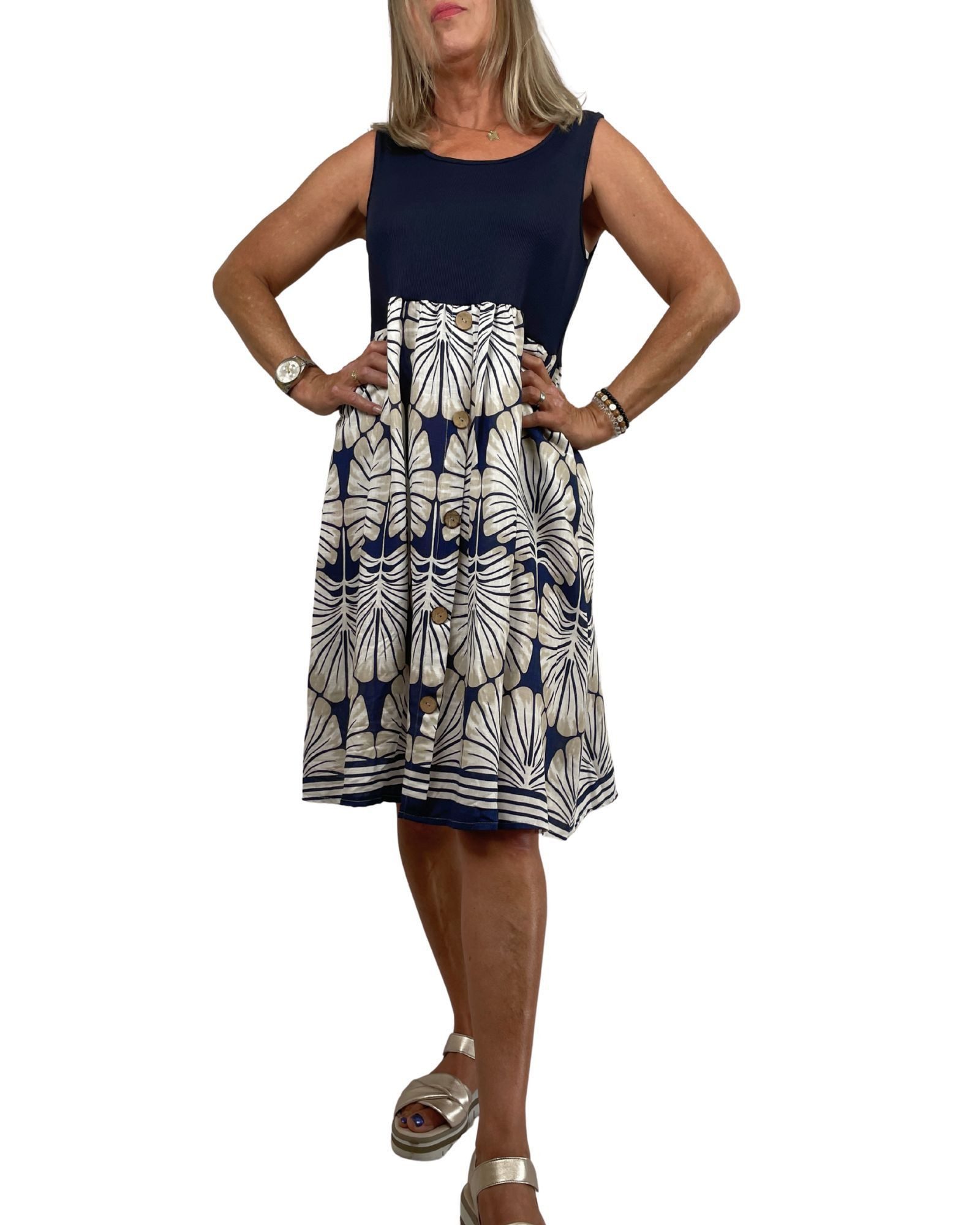 ITALY VIBES Midikleid ONORA - ärmelloses Kleid mit Seitentaschen - Blätterprint ONE SIZE: Gr. 36 - 42 / S - XL