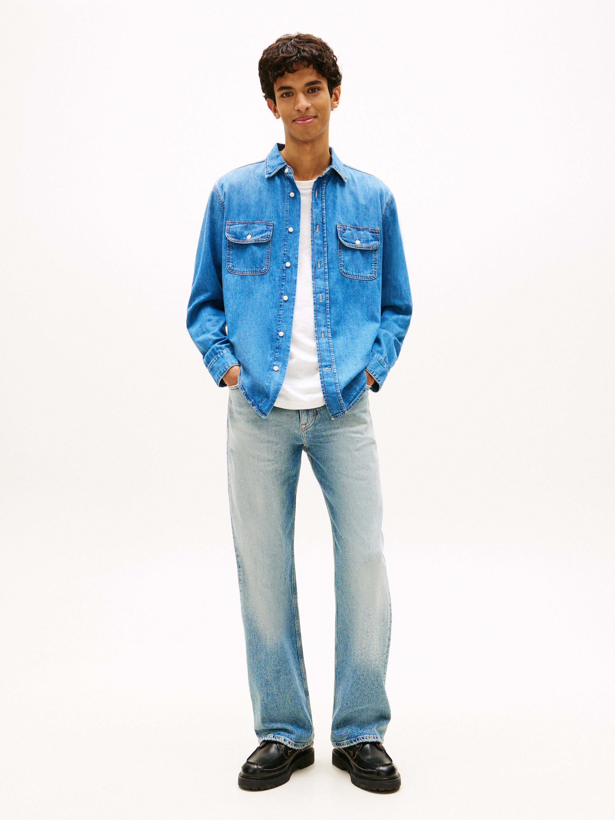 Tommy Jeans Jeanshemd RELAXED DENIM SHIRT Relaxed fit mit Brusttaschen