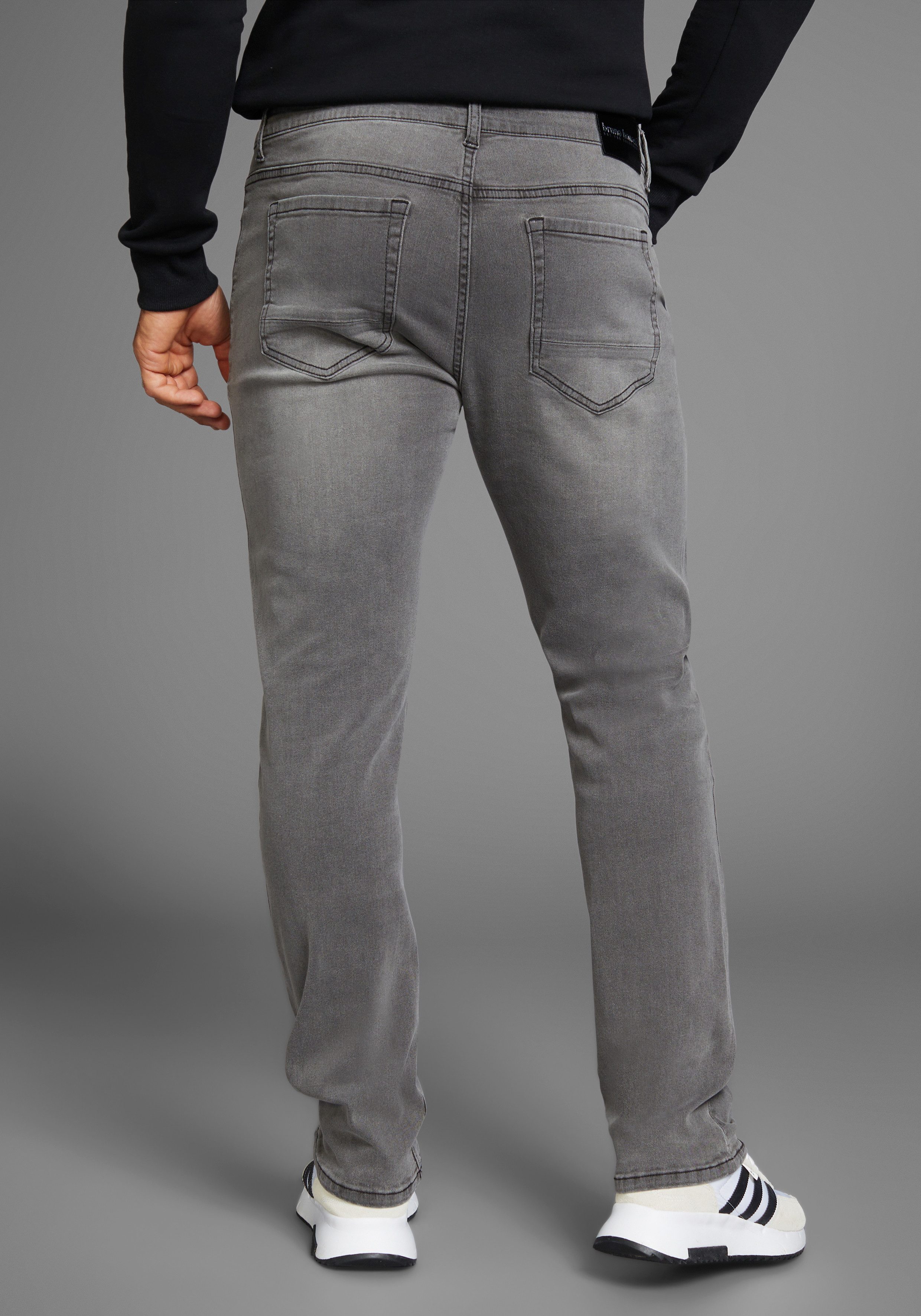 Bruno Banani Straight-Jeans Hutch gerade geschnittenes Bein, niedrige Leibhöhe, reguläre Passform – Bild 4 von 5