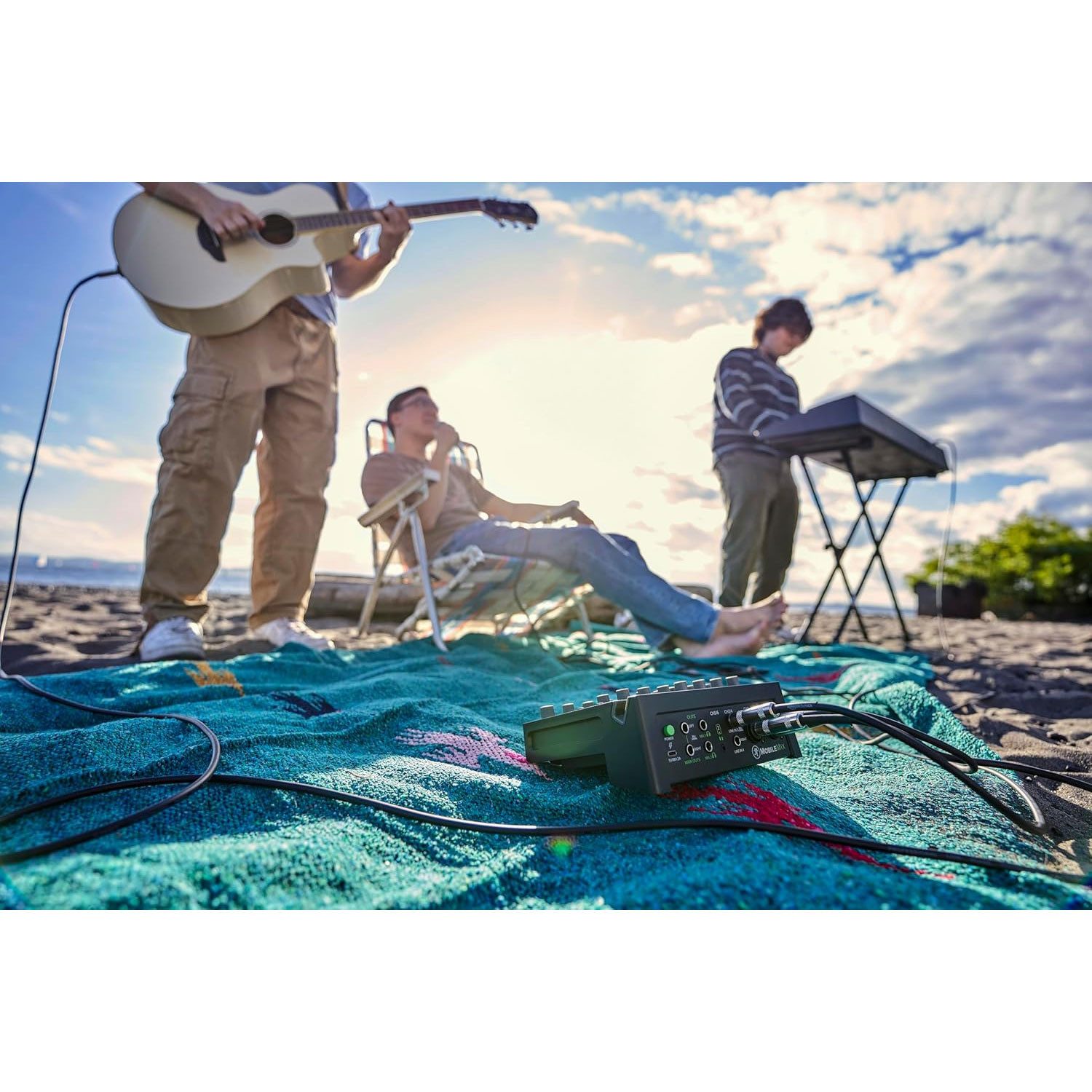 MACKIE Mackie Mischpult MobileMix 8-Kanal Mixer mit Ladegerät Digitales Aufnahmegerät (Vorteils-Set mit Ladegerät)