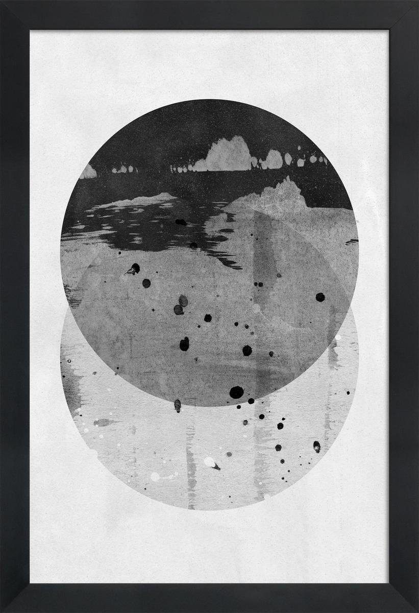 weißen Juniqe LEEMO 1 einem Galeriequalität mit in Rand mit Holzrahmen, Fine-Art-Print (1 breiten, Poster St), cm Poster