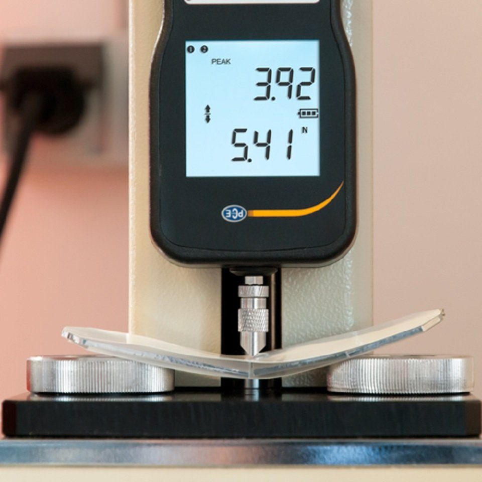 PCE Instruments Lasermessgerät Kraftmessgerät PCE-FM 500N, für Zugkraft und Druckkraft bis 500 N