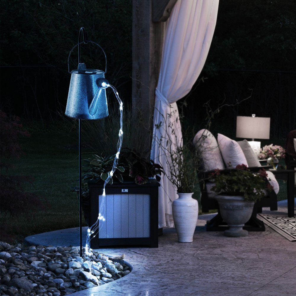 etc-shop LED Solarleuchte, Wasserfall Gießkanne Solar LED Garten Deko  draußen Gießkanne mit Lichterkette Außen mit Halterung, flackernde LEDs,  80x LED neutralweiß H 130 cm online kaufen | OTTO