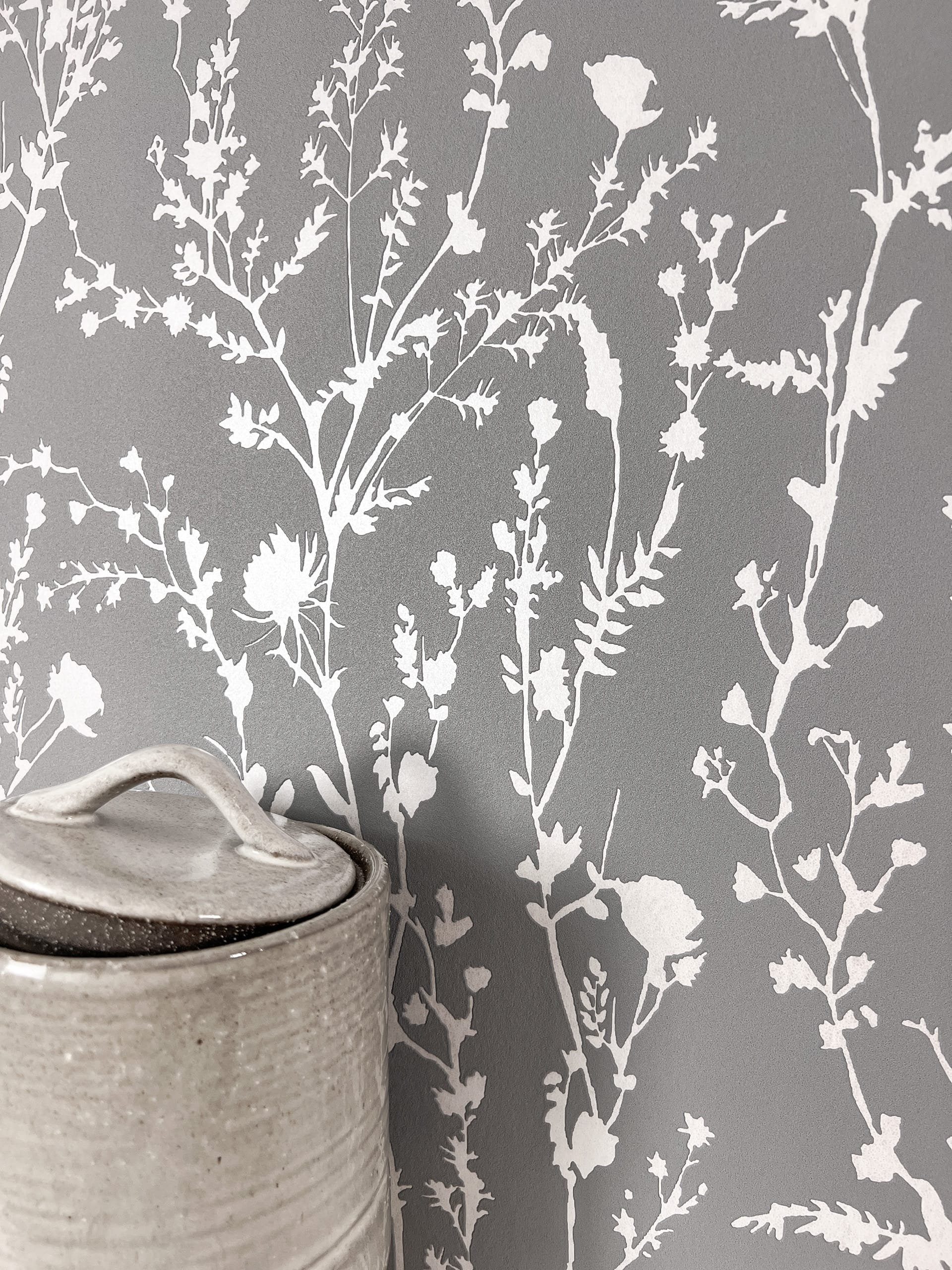 Newroom Vliestapete Katya Dark Grey Tapete Blumentapete Blumen,Blätter,Zwei günstig online kaufen