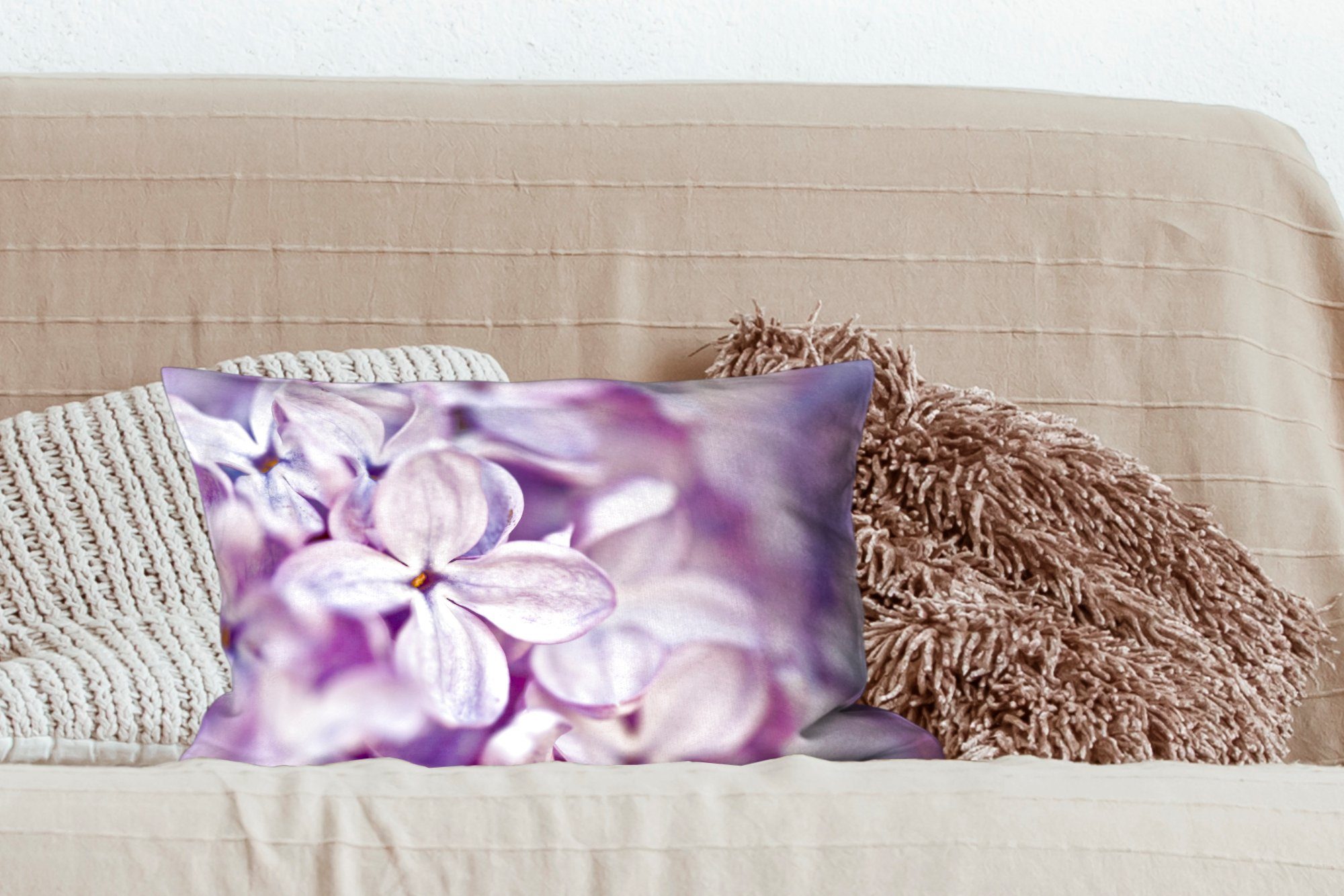 Dekokissen Wohzimmer Lavendelblüten, Zierkissen, von MuchoWow Dekokissen Nahaufnahme Schlafzimmer mit Dekoration, Füllung,