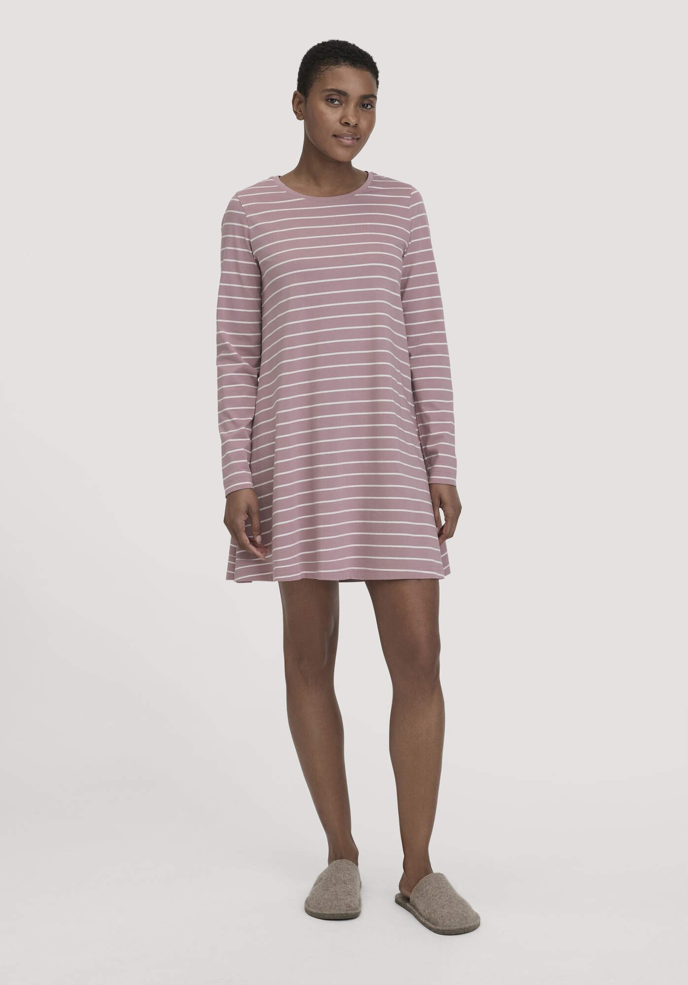 Hessnatur Nachthemd Relaxed PURE COTTON aus reiner Bio-Baumwolle (1-tlg) günstig online kaufen