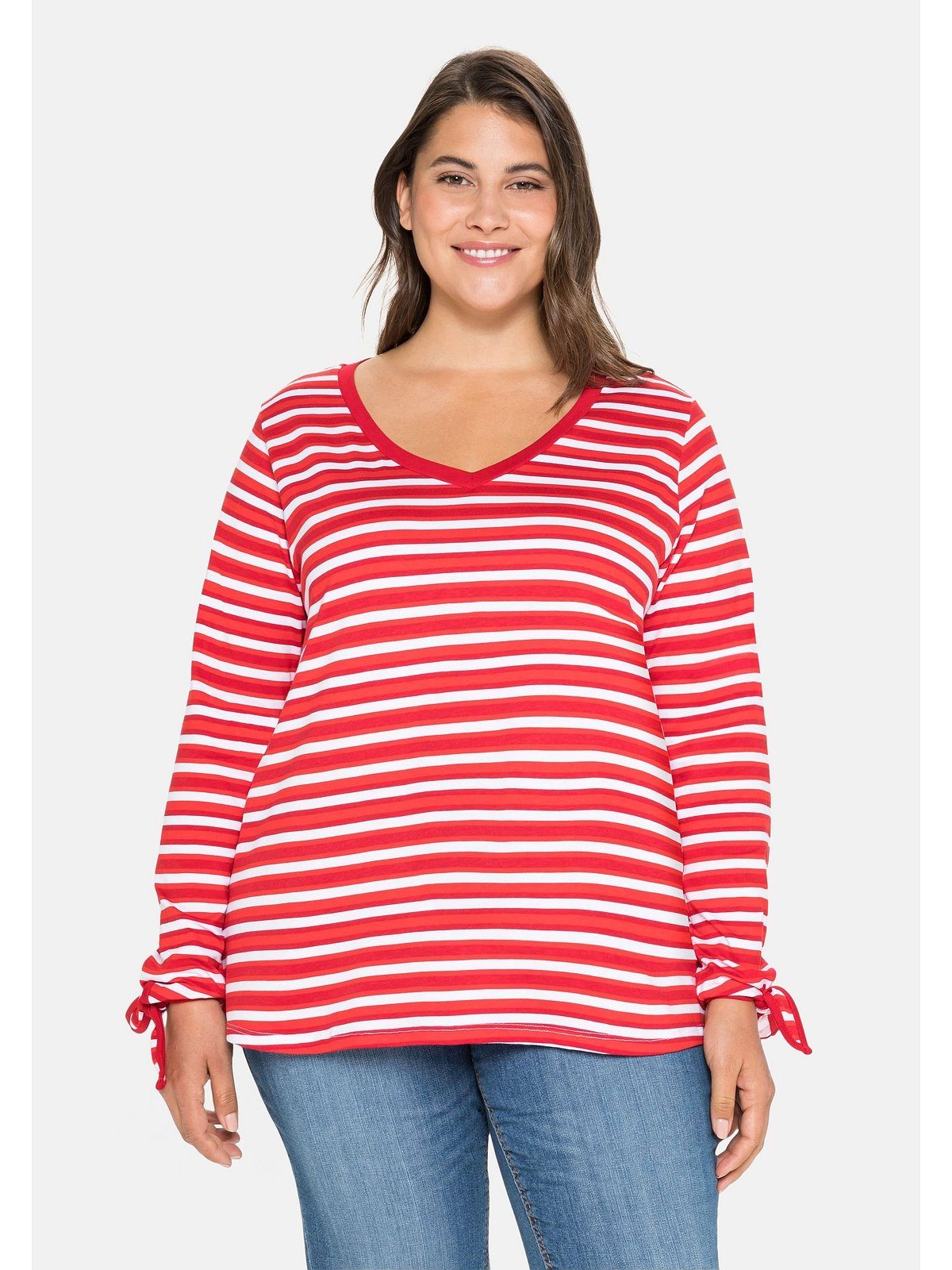 Sheego Langarmshirt Große Größen mit Ringeln und Knoten am Ärmelsaum rot bedruckt | V-Shirts