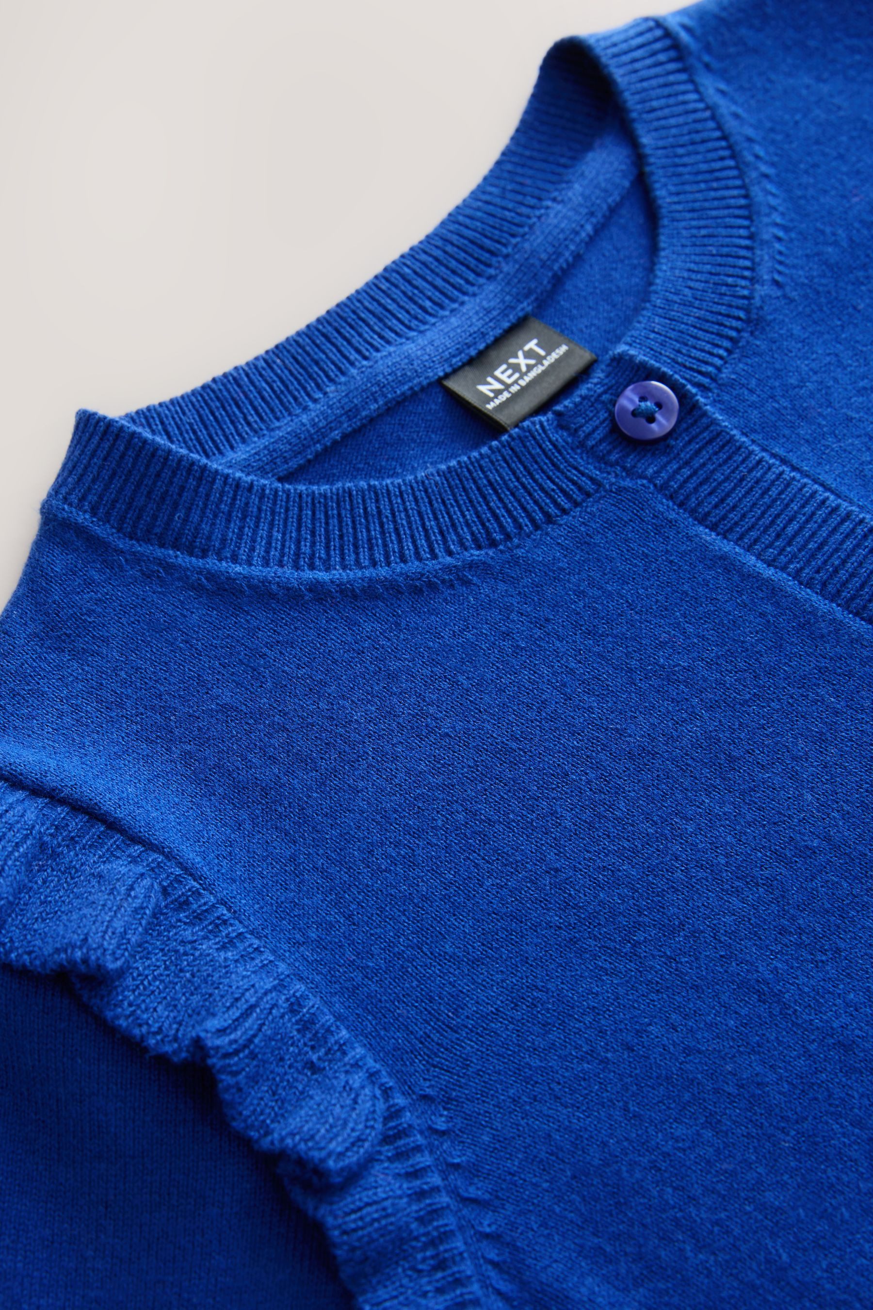 Next Strickjacke Schul-Strickjacke mit gerüschten Schultern (1-tlg)