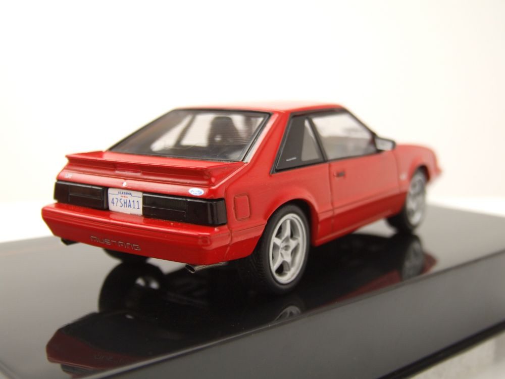 ixo Models Modellauto Ford Mustang III 1992 rot, Maßstab 1:43