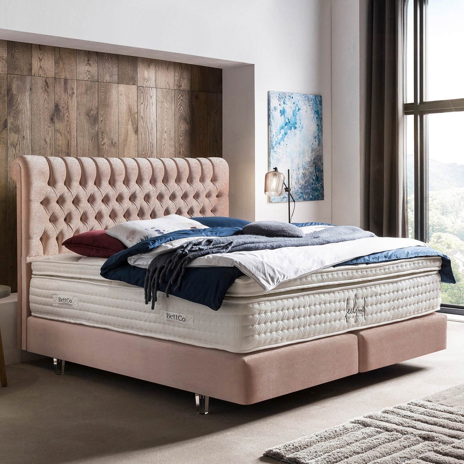 BettCo Boxspringbett Chester (in Rose Samt, 140 x 200 cm),  Chesterfield-Design + optionaler Topper, Acryl-Füße Glas-Optik